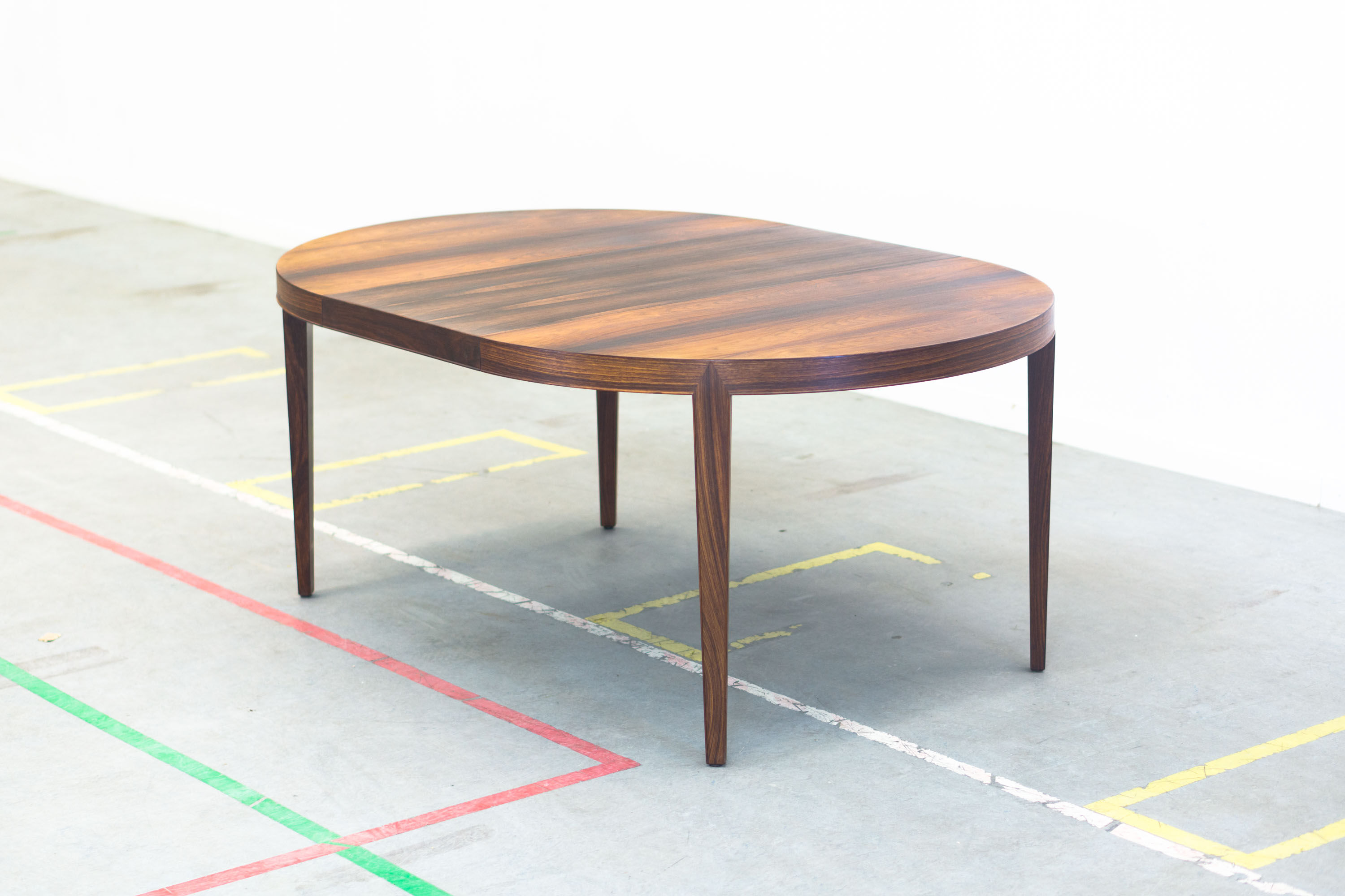 Extendable dining table from Haslev Møbelsnedkeri by Severin Hansen