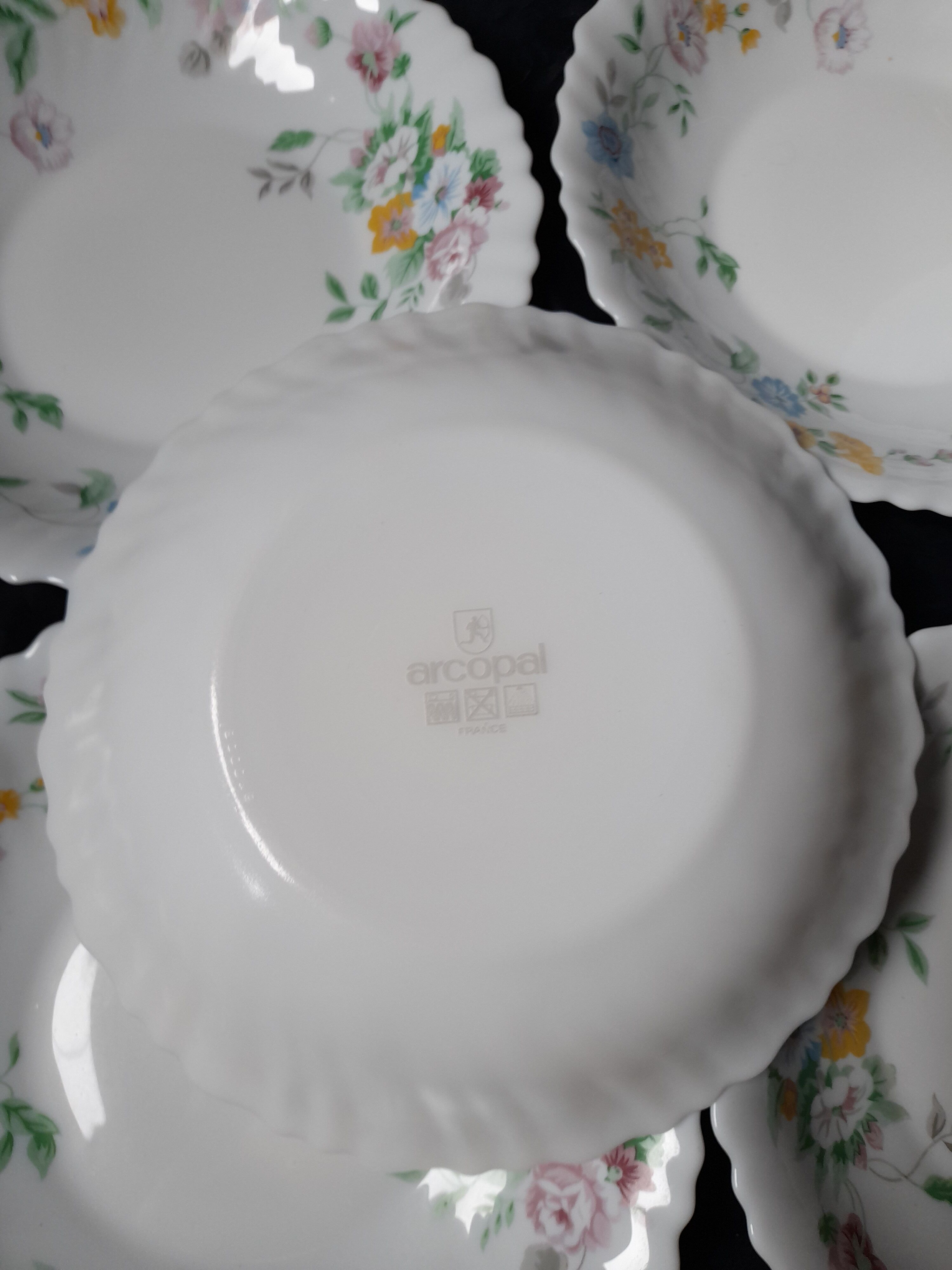 8 hollow plates flower pattern, festoon, model Hortense de Arcopal, vintage 1990