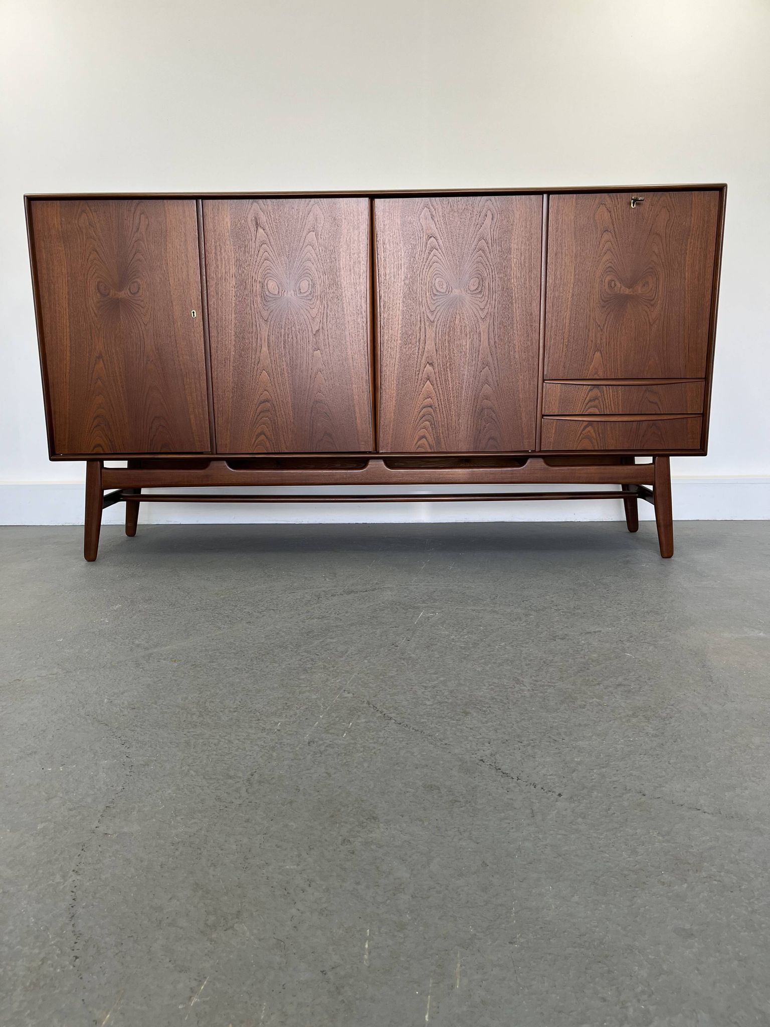 Enfilade en teck par Arne Vodder pour Sibast - 1960