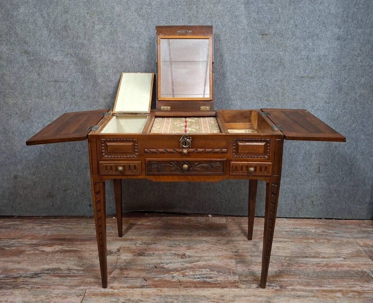 Dressing table / vanity from the Louis XVI period in walnut.