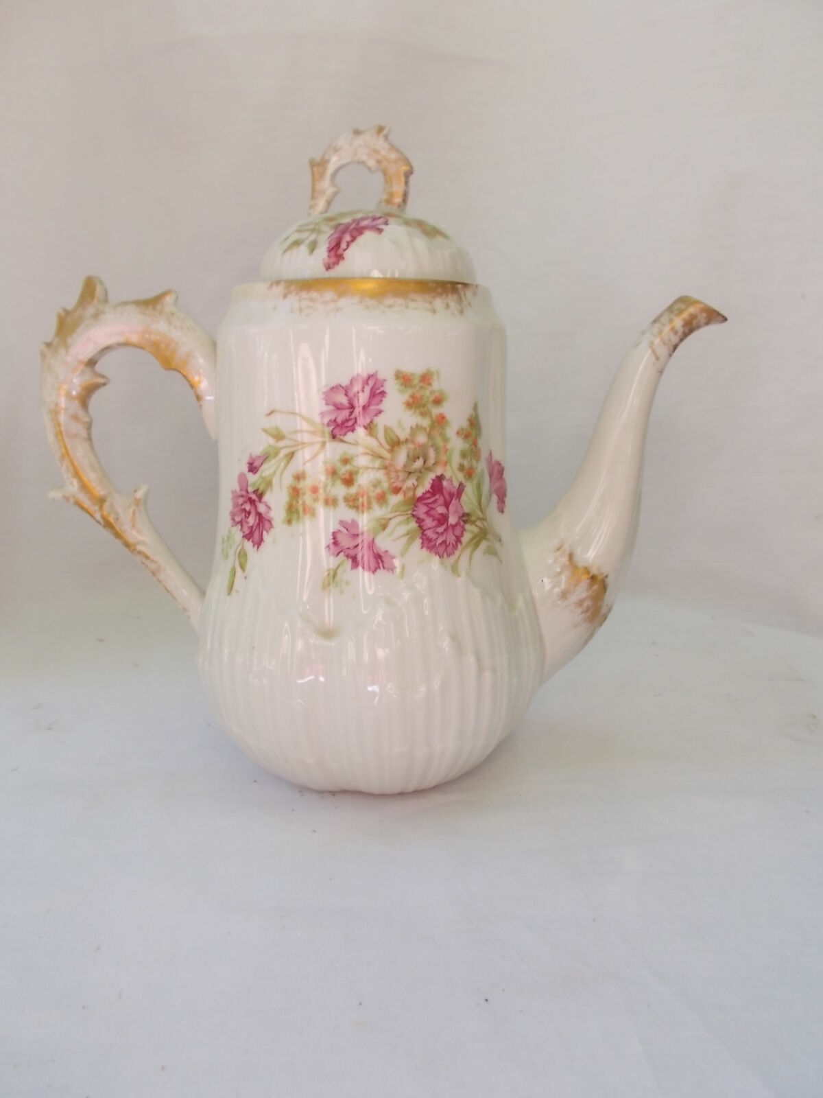 Porcelain coffee or tea service