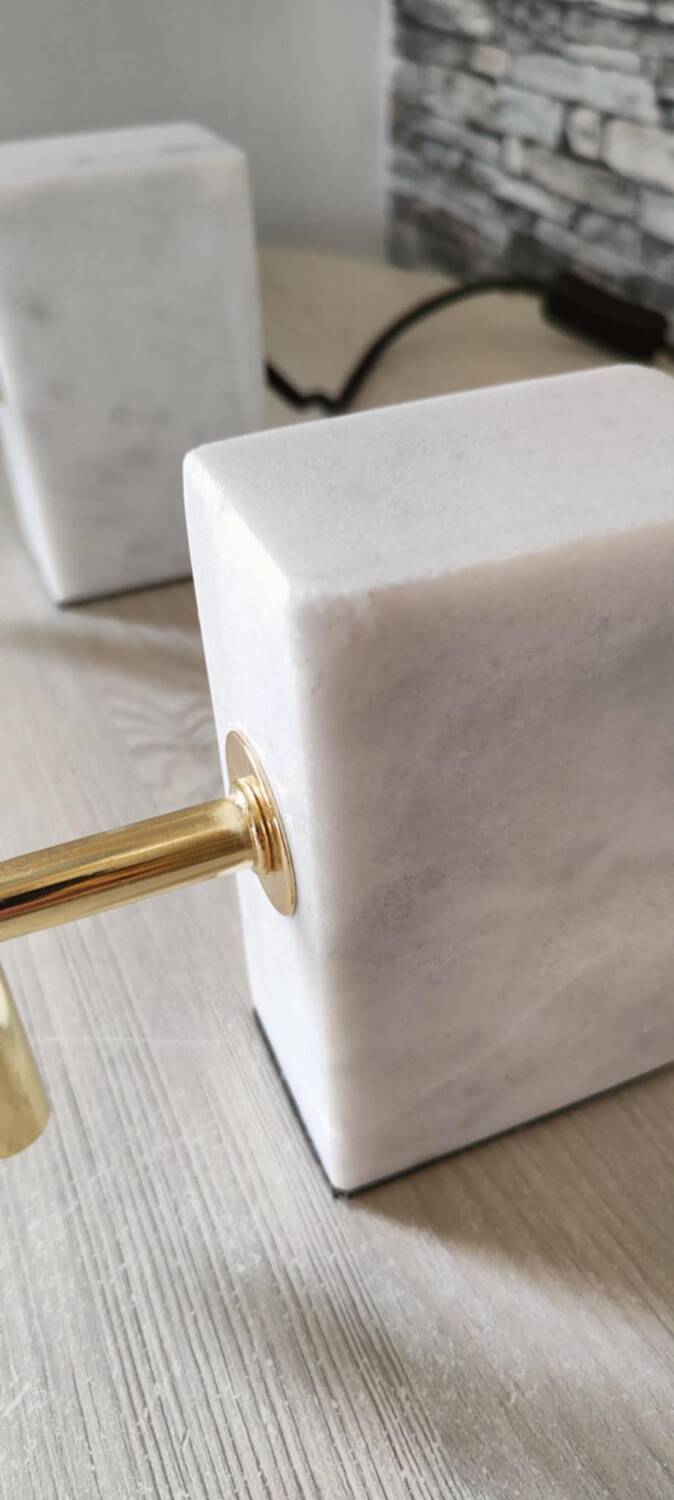 Paire de lampes 1980 style italienne en laiton et pied marbre