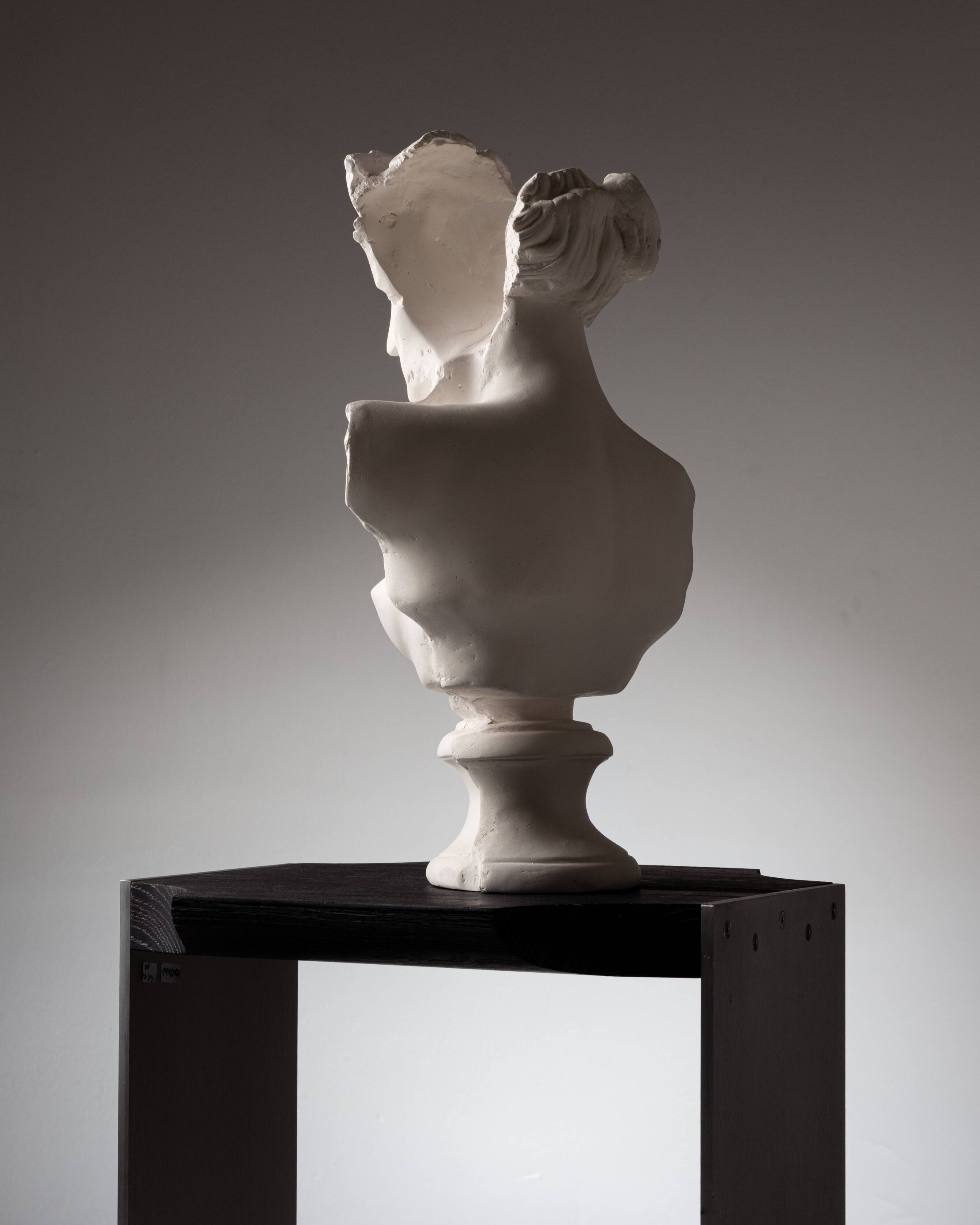 Fragmented Venus sculpture