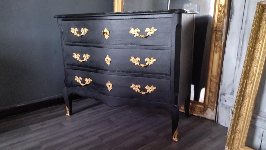 Louis XV style chest of drawers