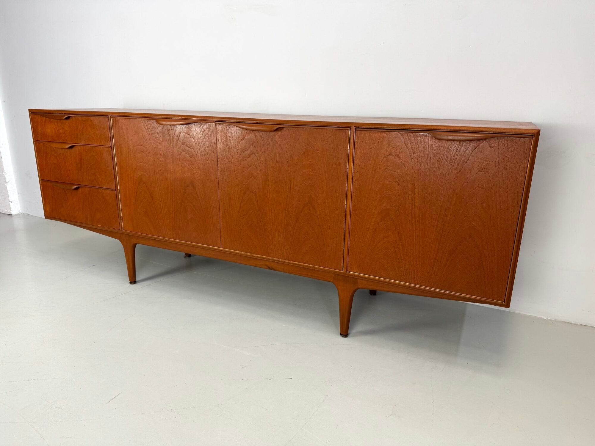 Vintage sideboard McIntosh.