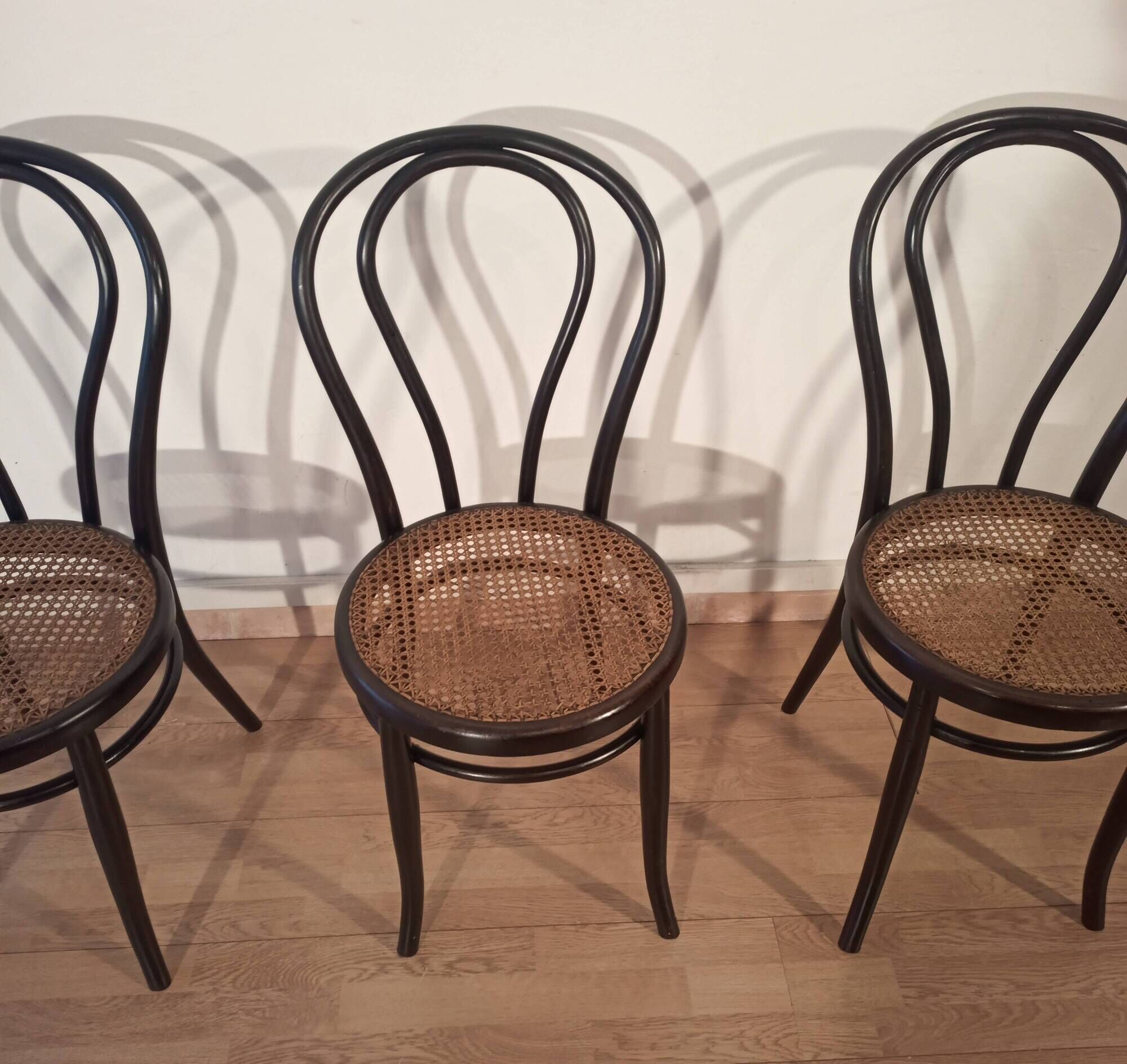 Chaises de salle à manger en hêtre courbé dans le style de Thonet, Italie, lot de 4