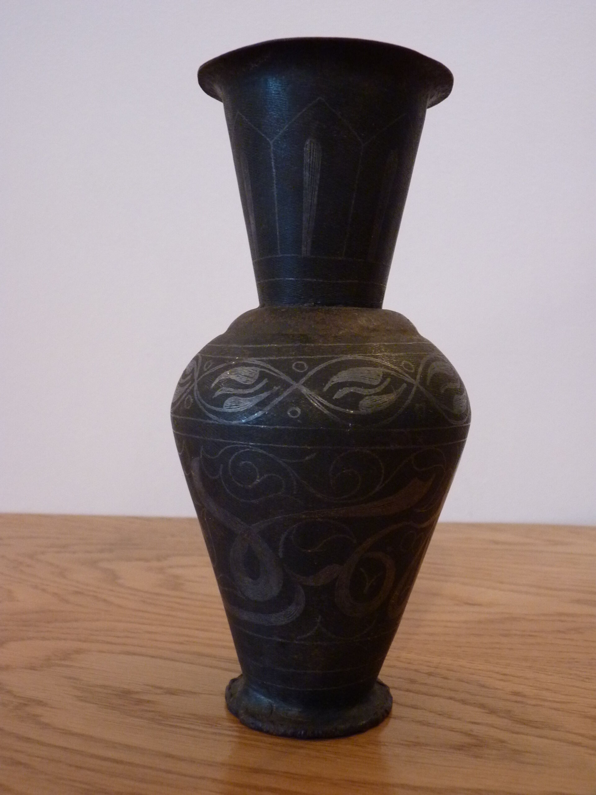 Meknès inlaid vase