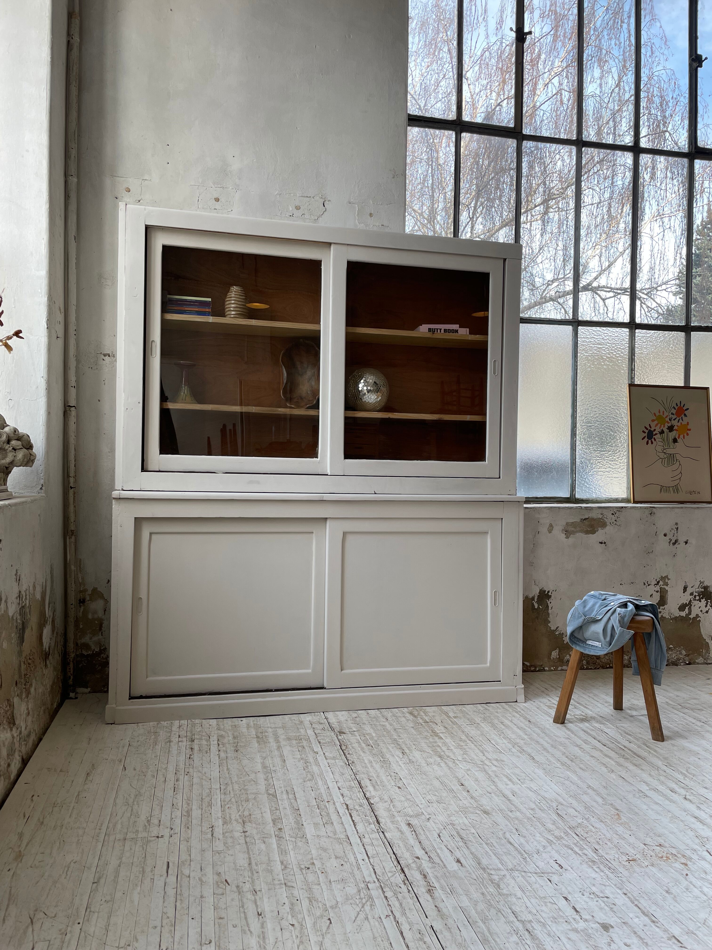 Library showcase ivory white sliding doors