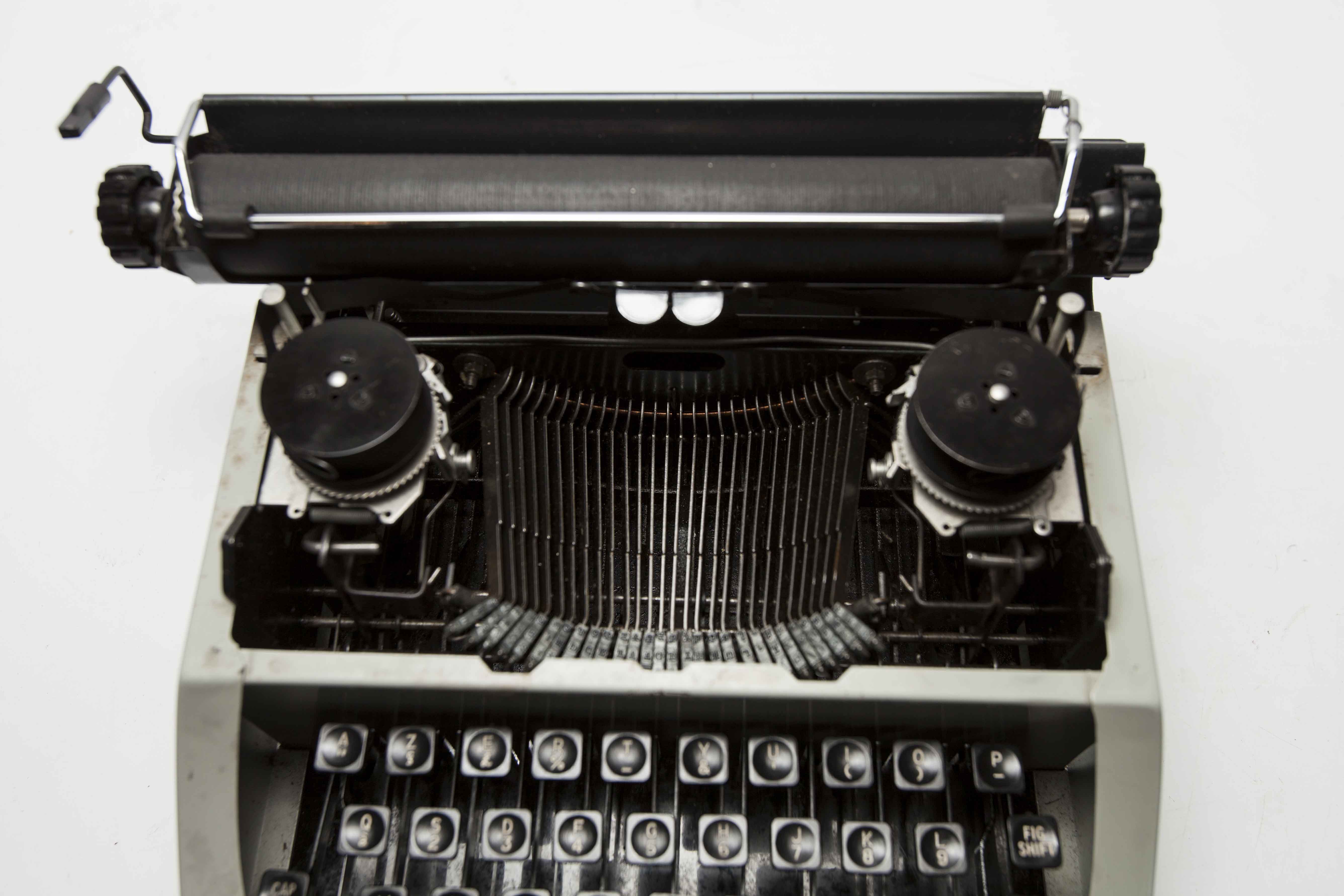 Machine à écrire enfant Liliput 1950 métal Selency