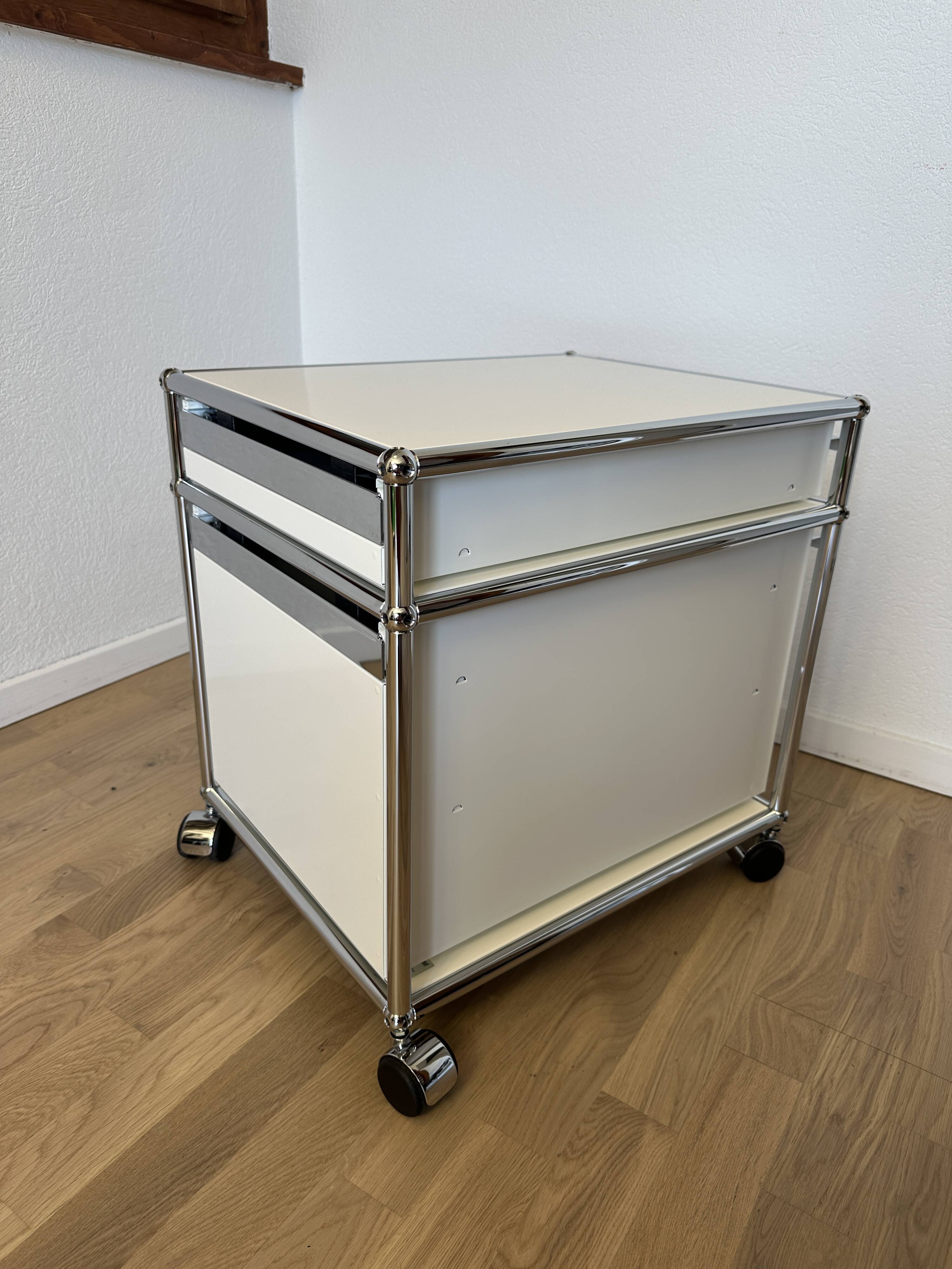 USM Haller rolling cabinet in Pure White