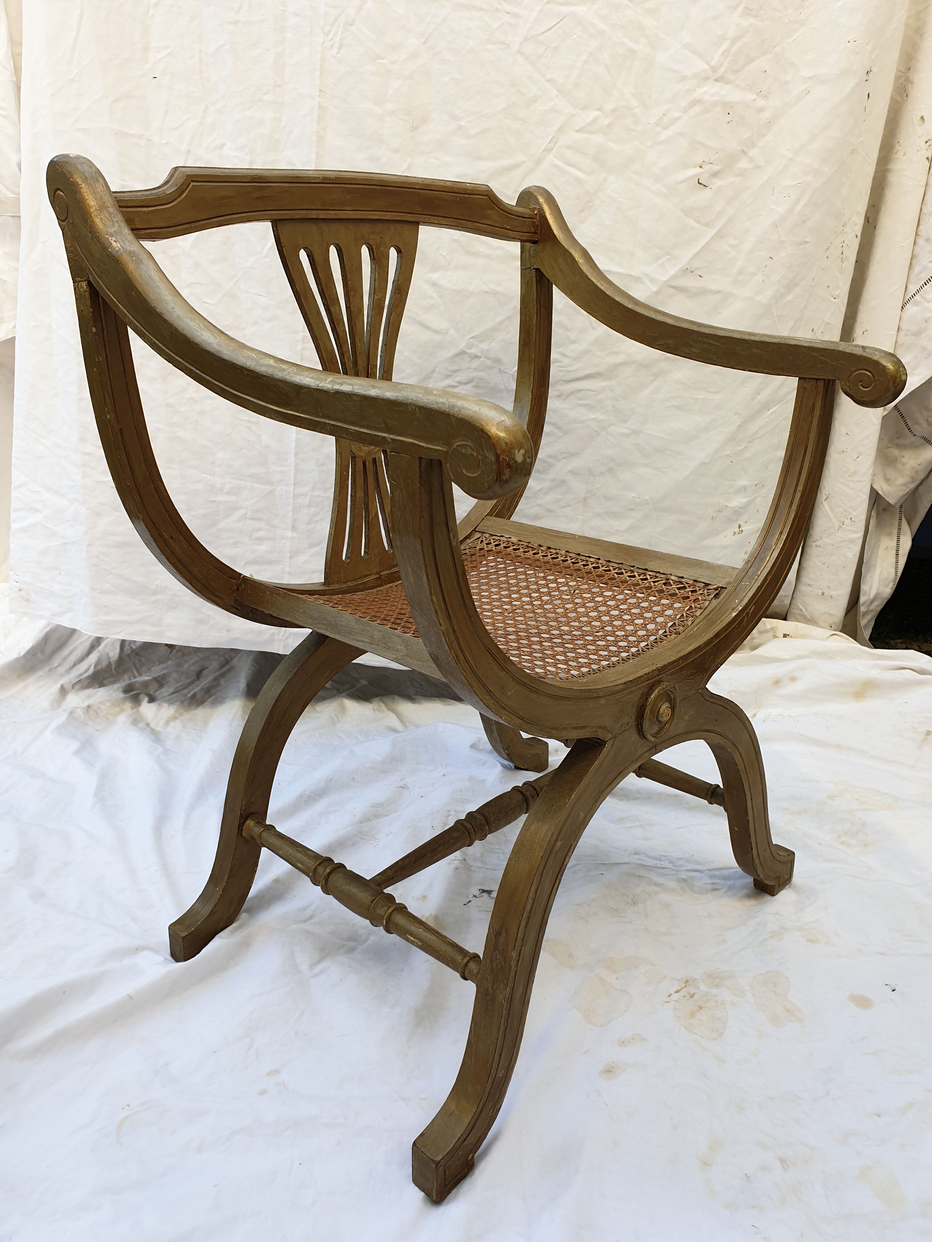 Golden armchair dagobert