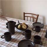 Petite tasse en grès noir
