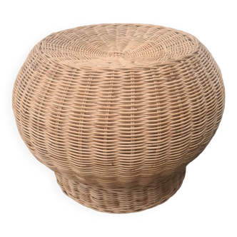 Wicker pouf