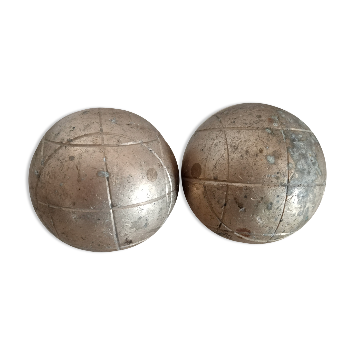 Petanque balls