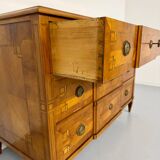 Antique marquetry chest of drawers from the transition period at the end of the 18th century, with 3 wooden drawers.