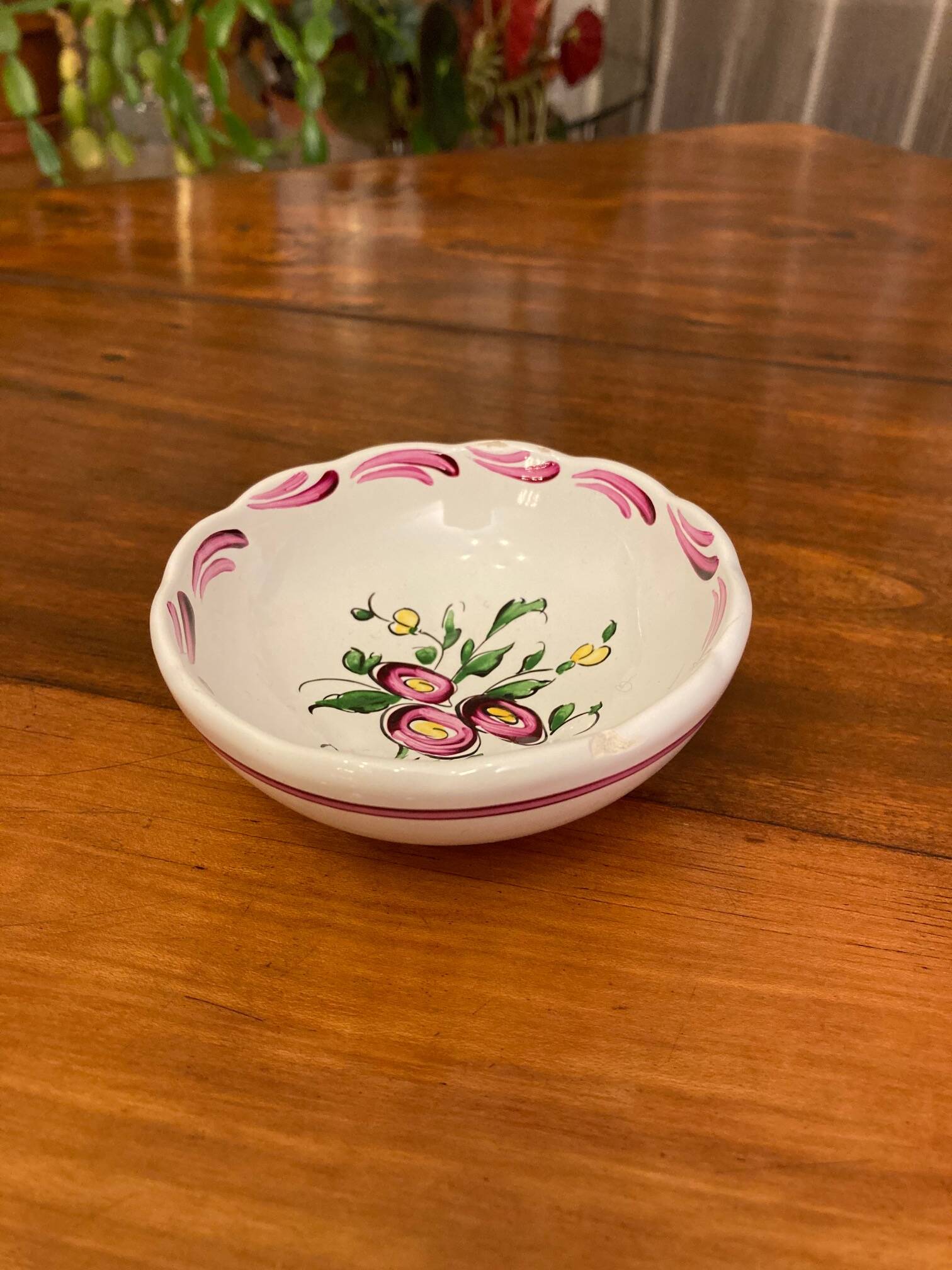 Earthenware bowl from Desvres, Strasbourg decoration, handmade