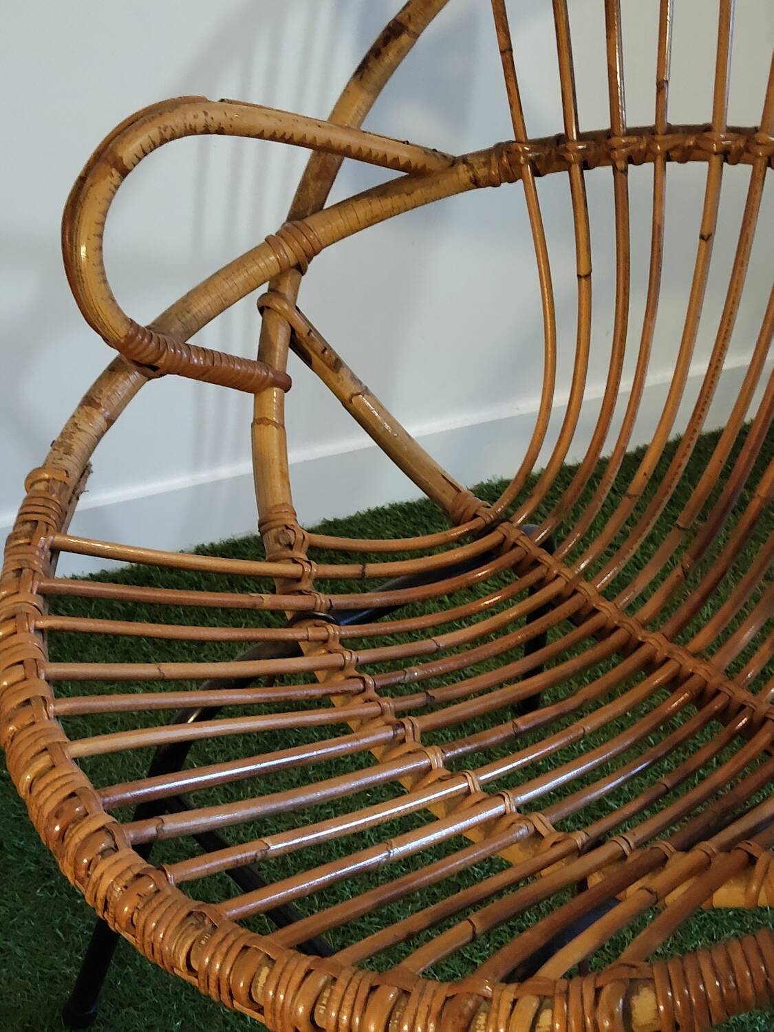 Vintage basket chair in rattan and metal – 1950s/60s