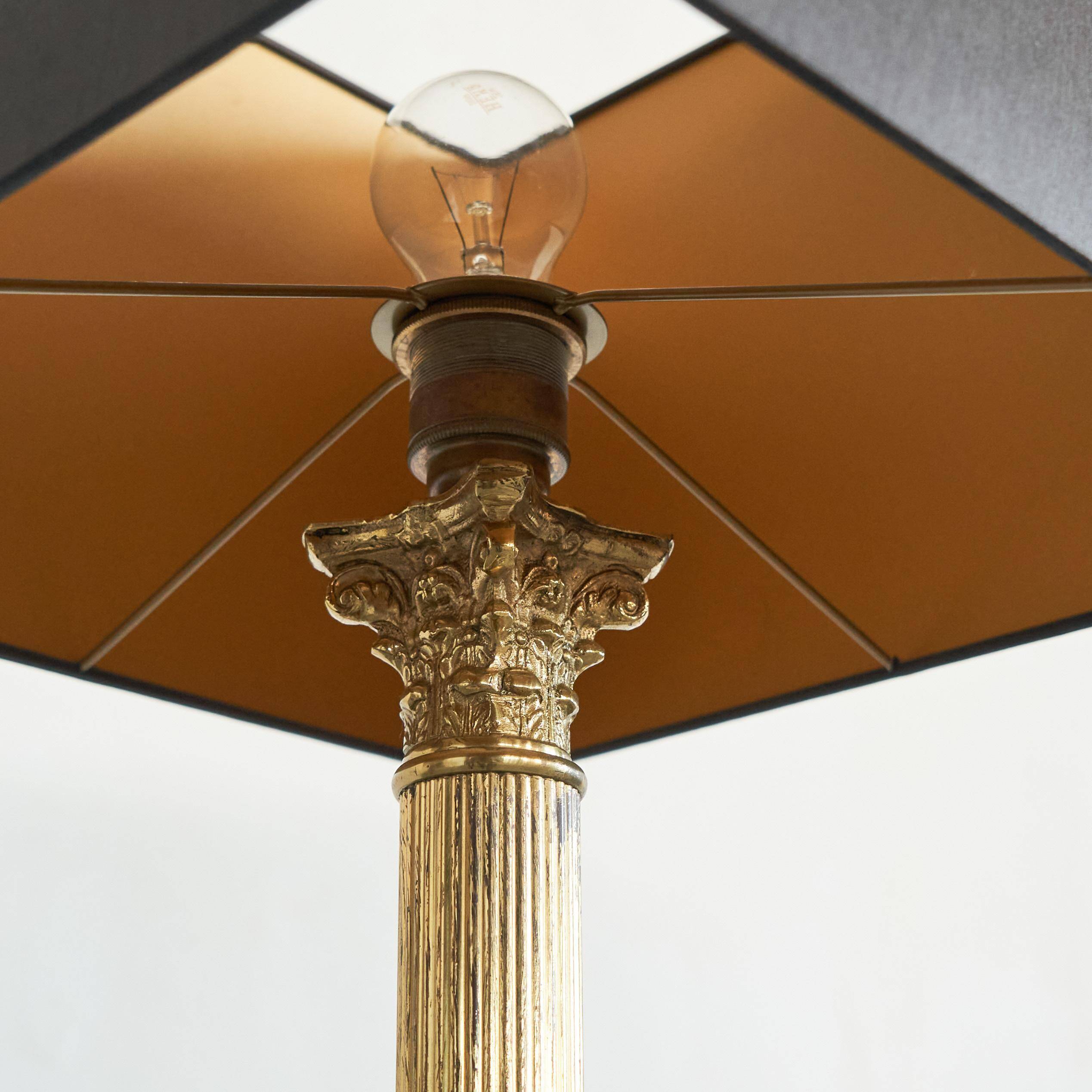 Neoclassical column table lamp in patinated brass