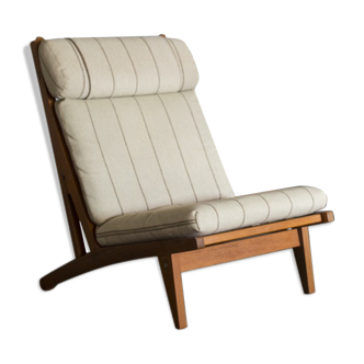 Chauffeuse d'Hans Wegner GE375