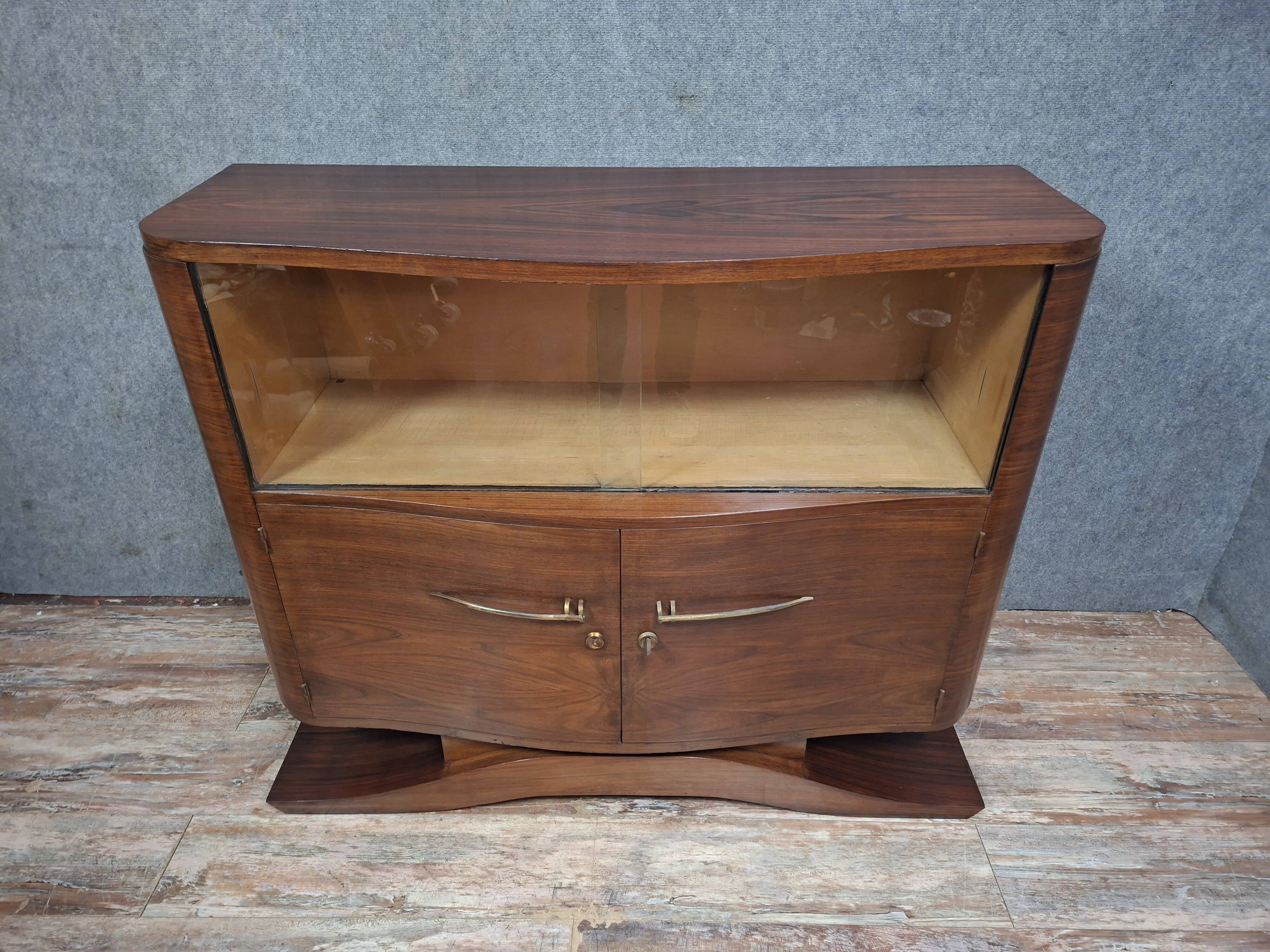 Buffet / Vitrine Art Déco en placage de noyer – Vers 1930