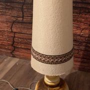 Lampe a poser au sol FAT LAVA