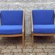 Paire de fauteuils années 70