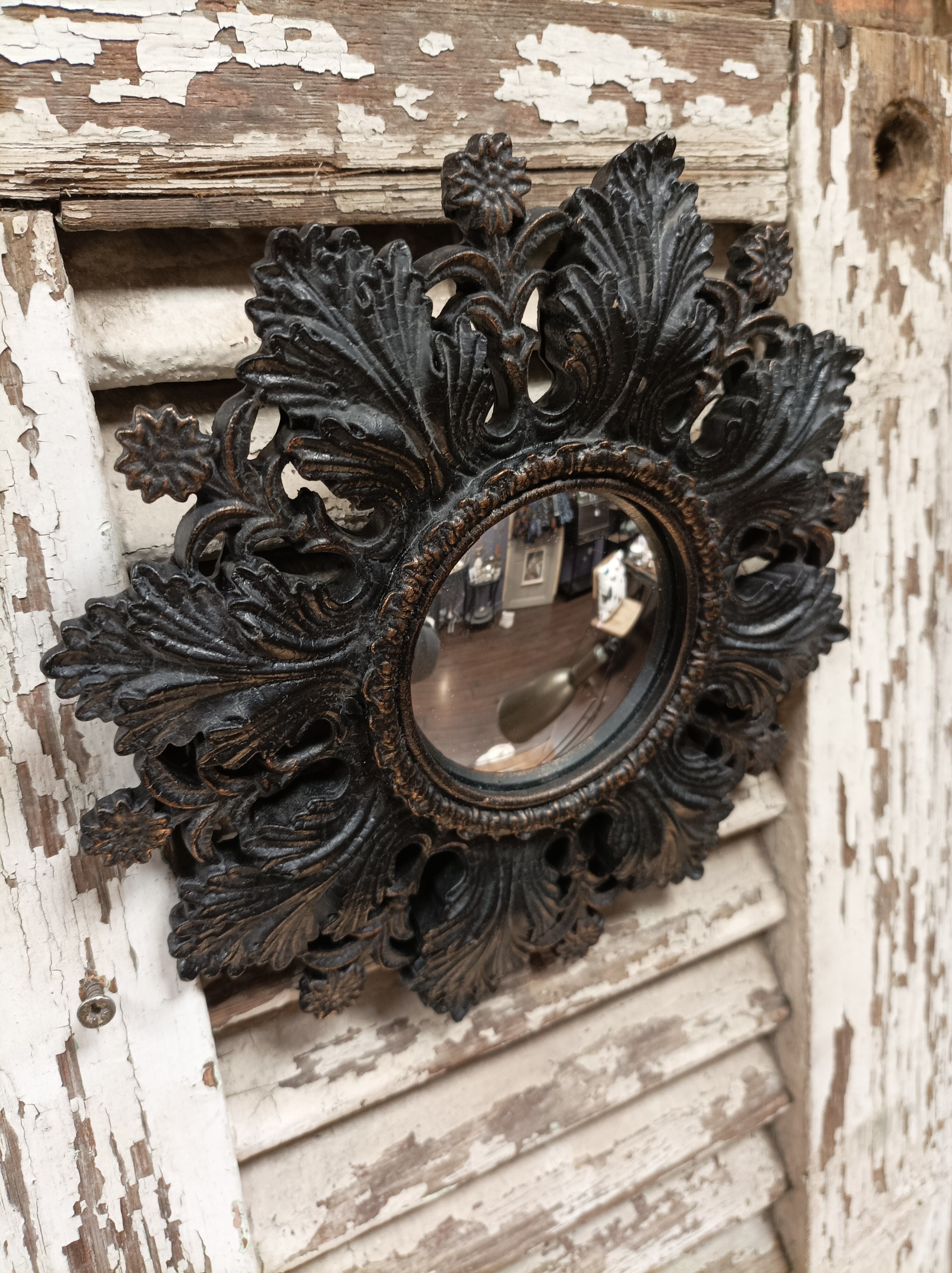 Convex mirror leaves and black flowers golden reflection 20 cm