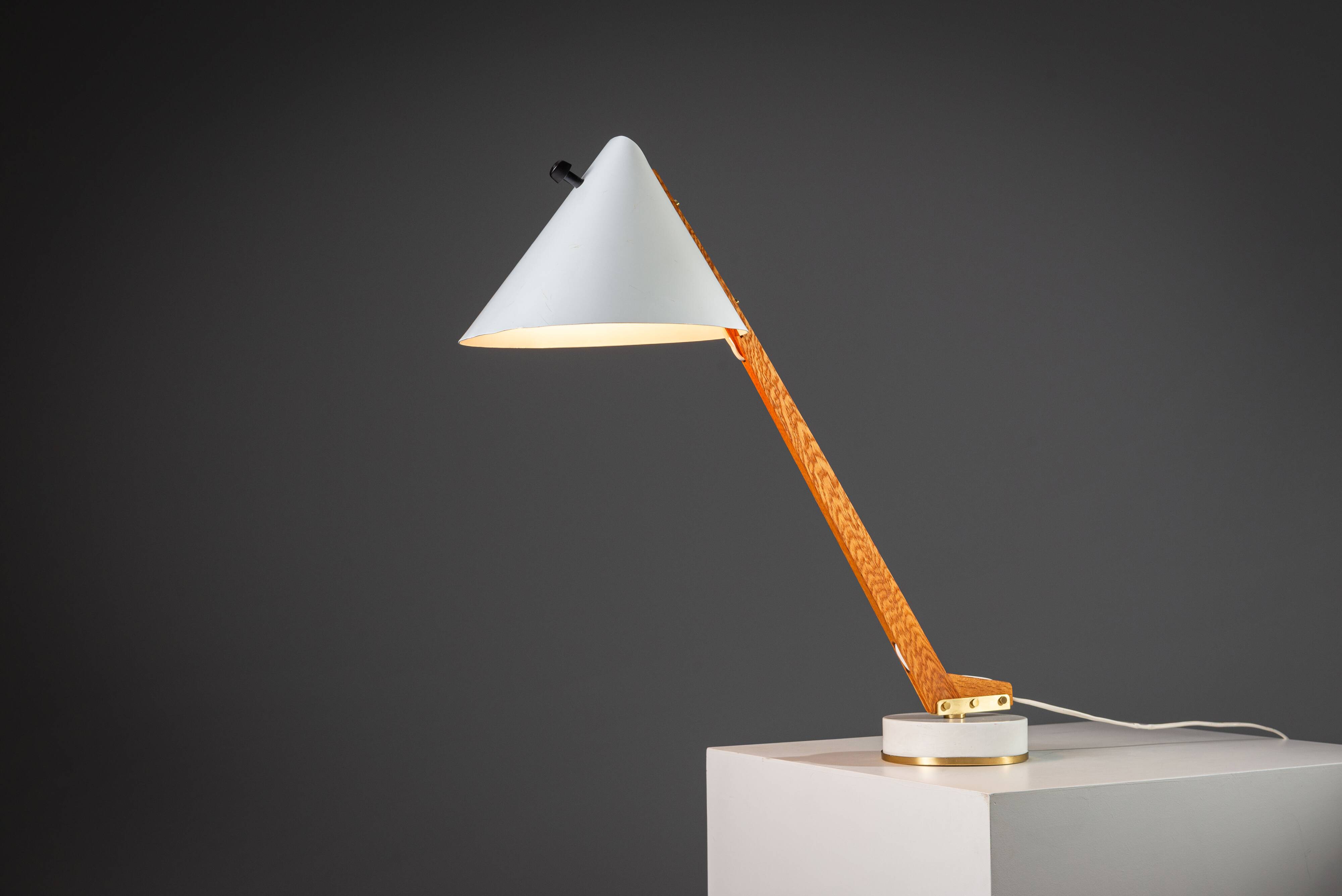 Lampe de table B54 par Hans Agne Jakobsson