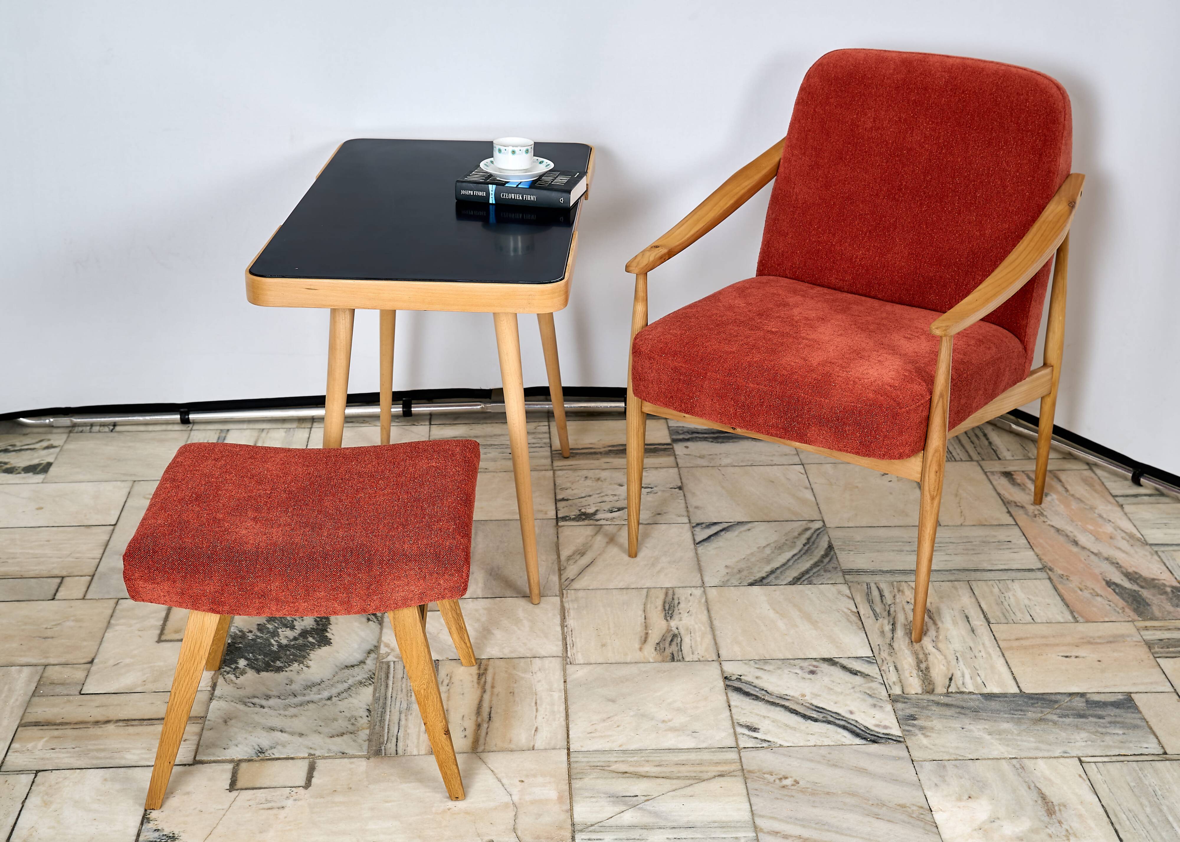 Fauteuil vintage avec repose-pieds Tchécoslovaquie années 1960