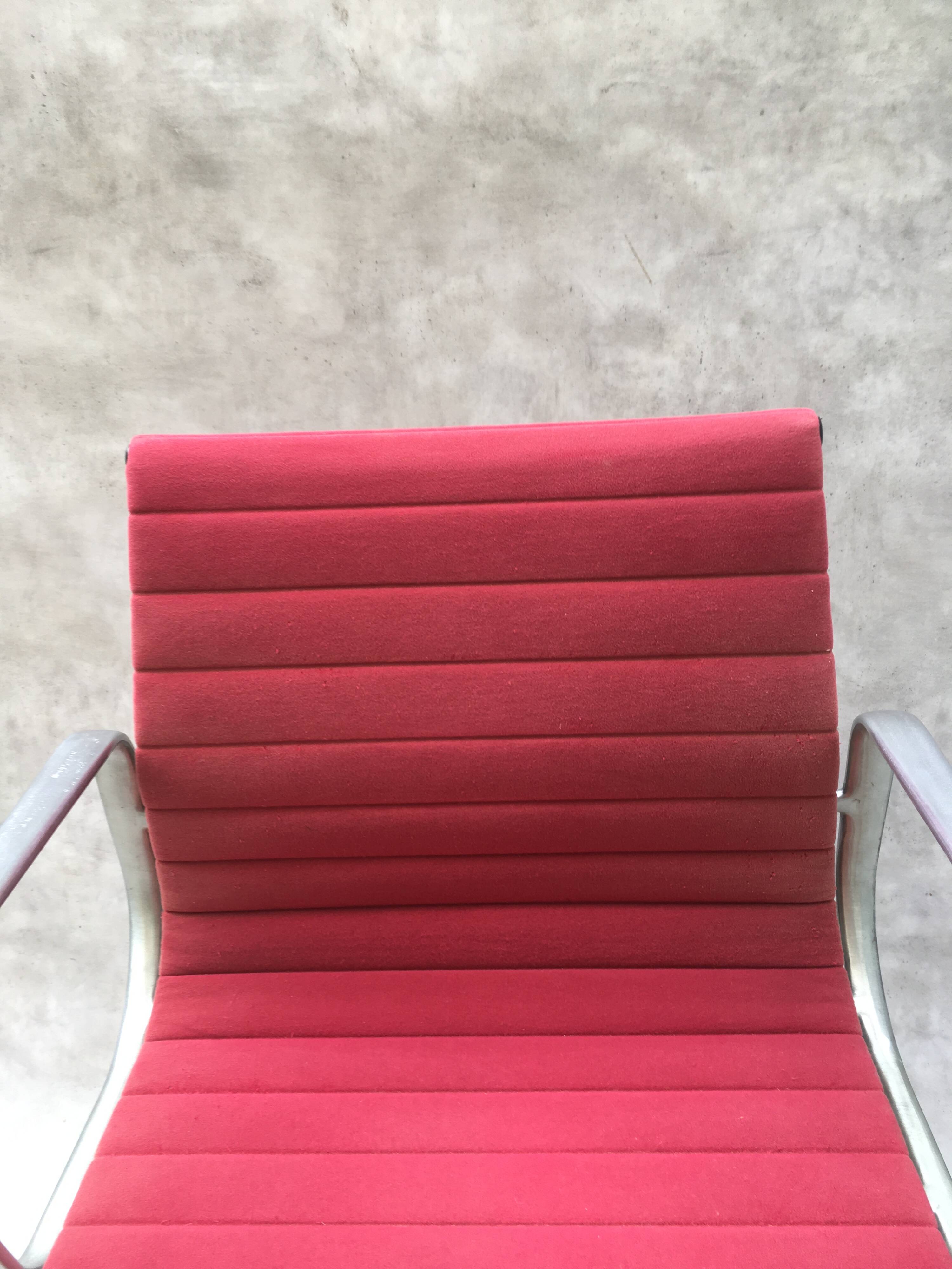 Eames EA 1117 office chair