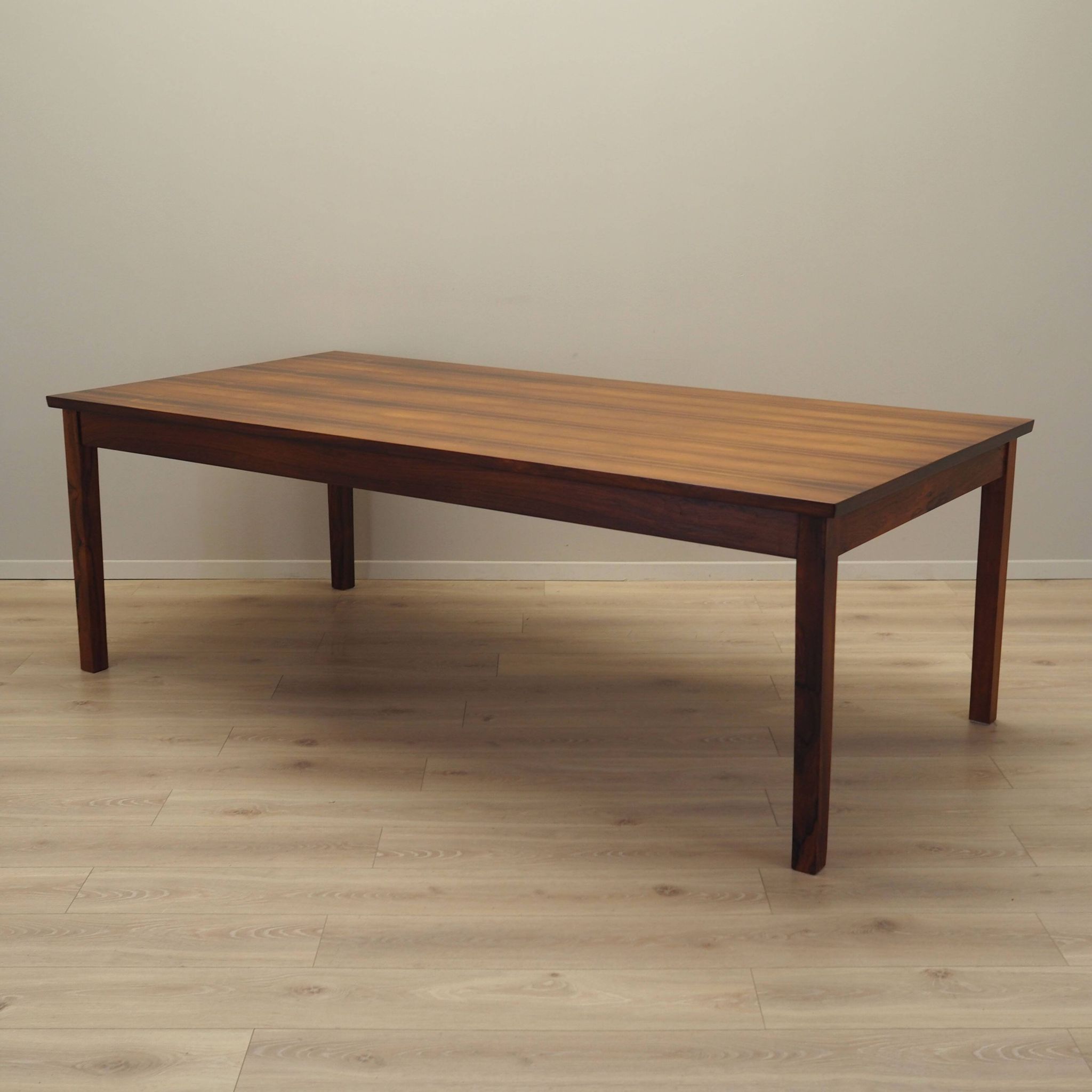 Table danoise en palissandre, années 1970