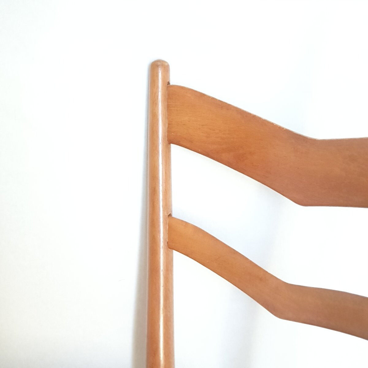 Vintage Italian chair design from the 1960s.