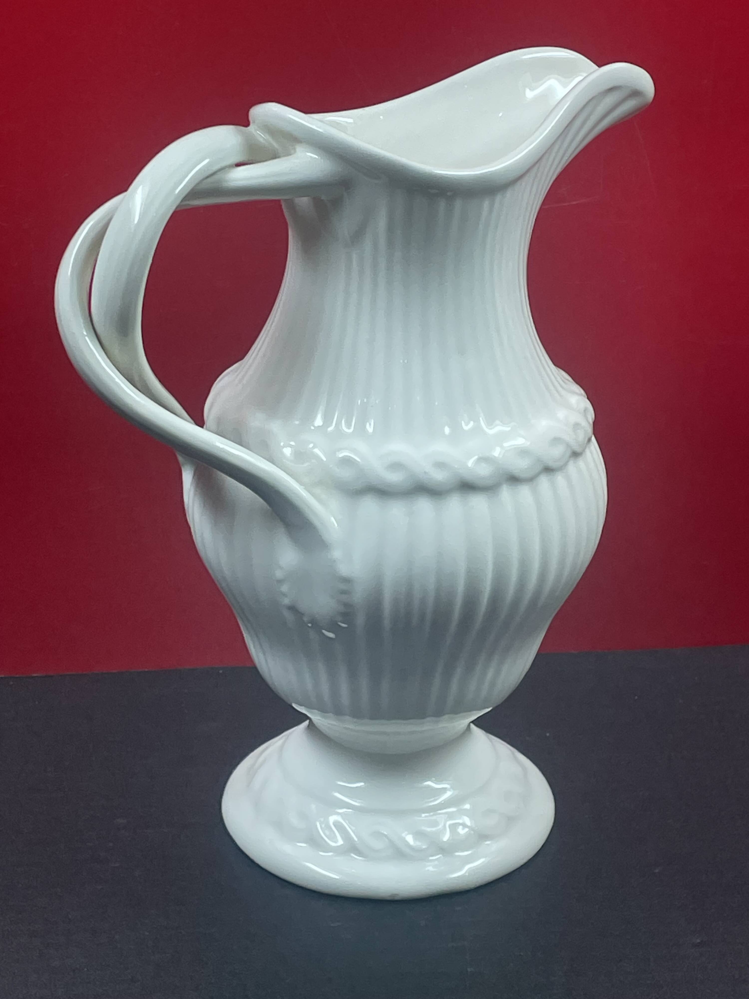 Earthenware from Gien, Hanap or ewer with twisted handle H 23.5 cm