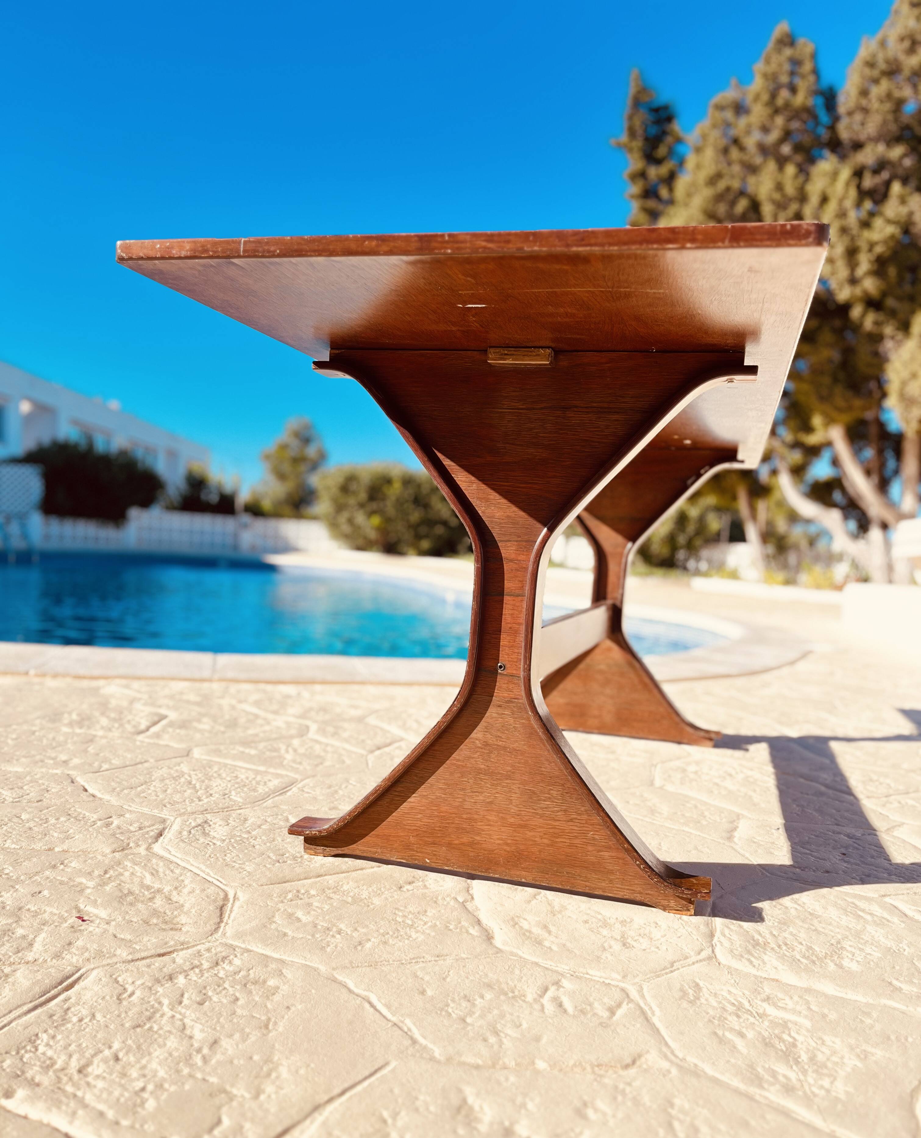 Vintage Gianfranco Frattini table for Bernini model 522 G