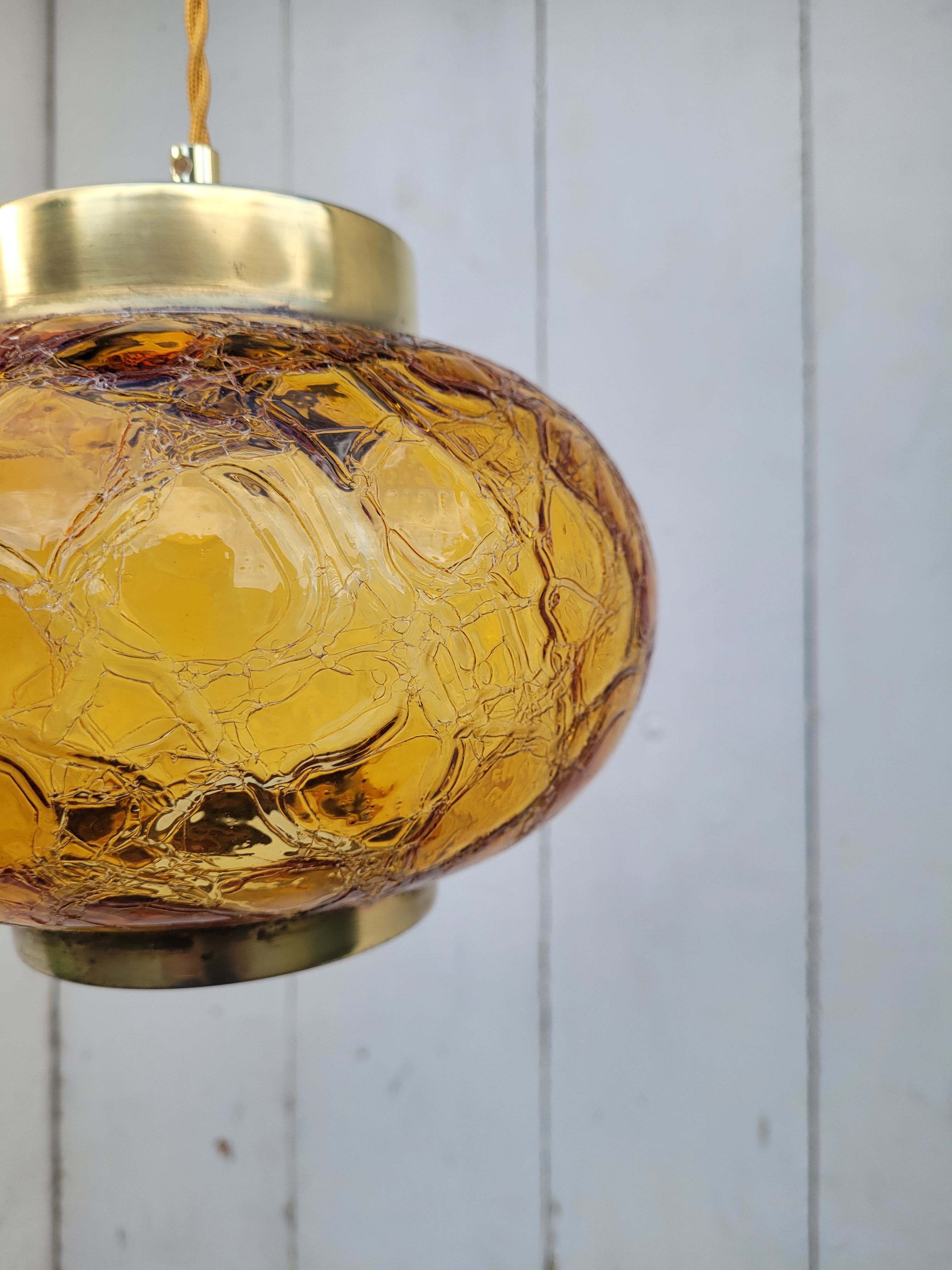 Amber glass hanging lamp