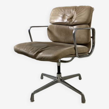 Eames office chair model 108 Herman Miller