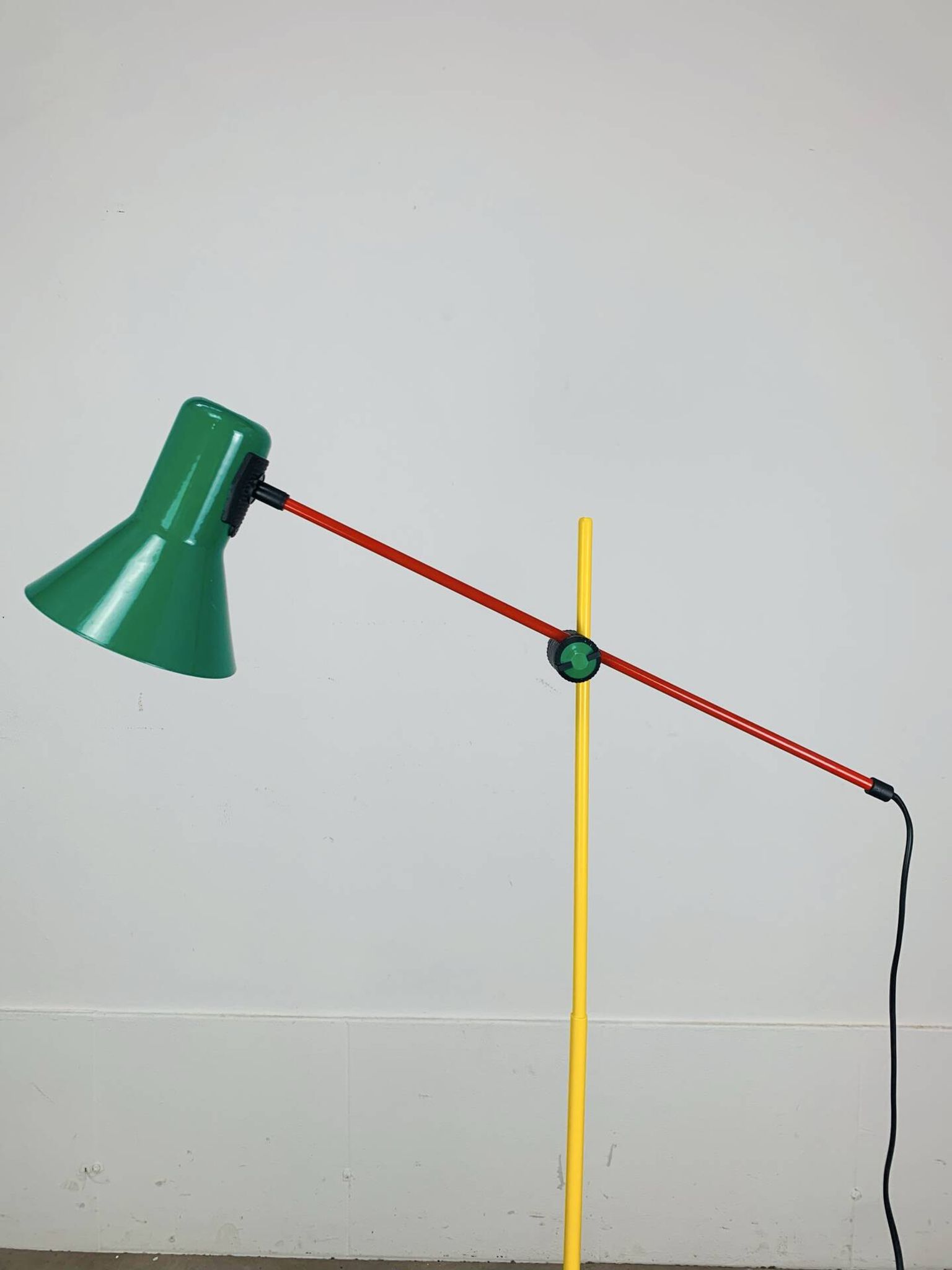 Lampadaire Veneta Lumi couleurs primaires