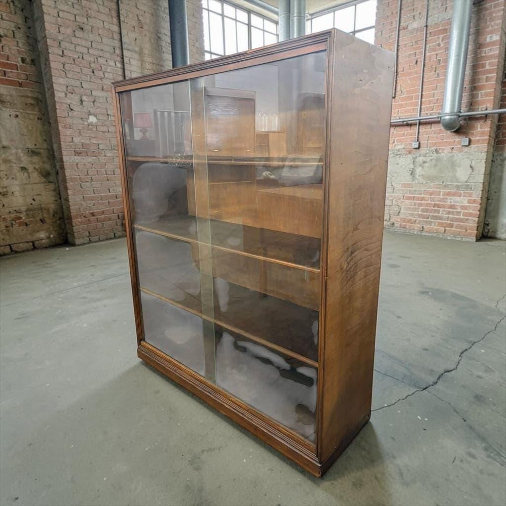Vintage wooden display shelf/bookcase, shallow.