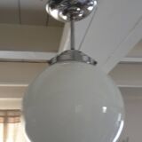 Opaline globe suspension