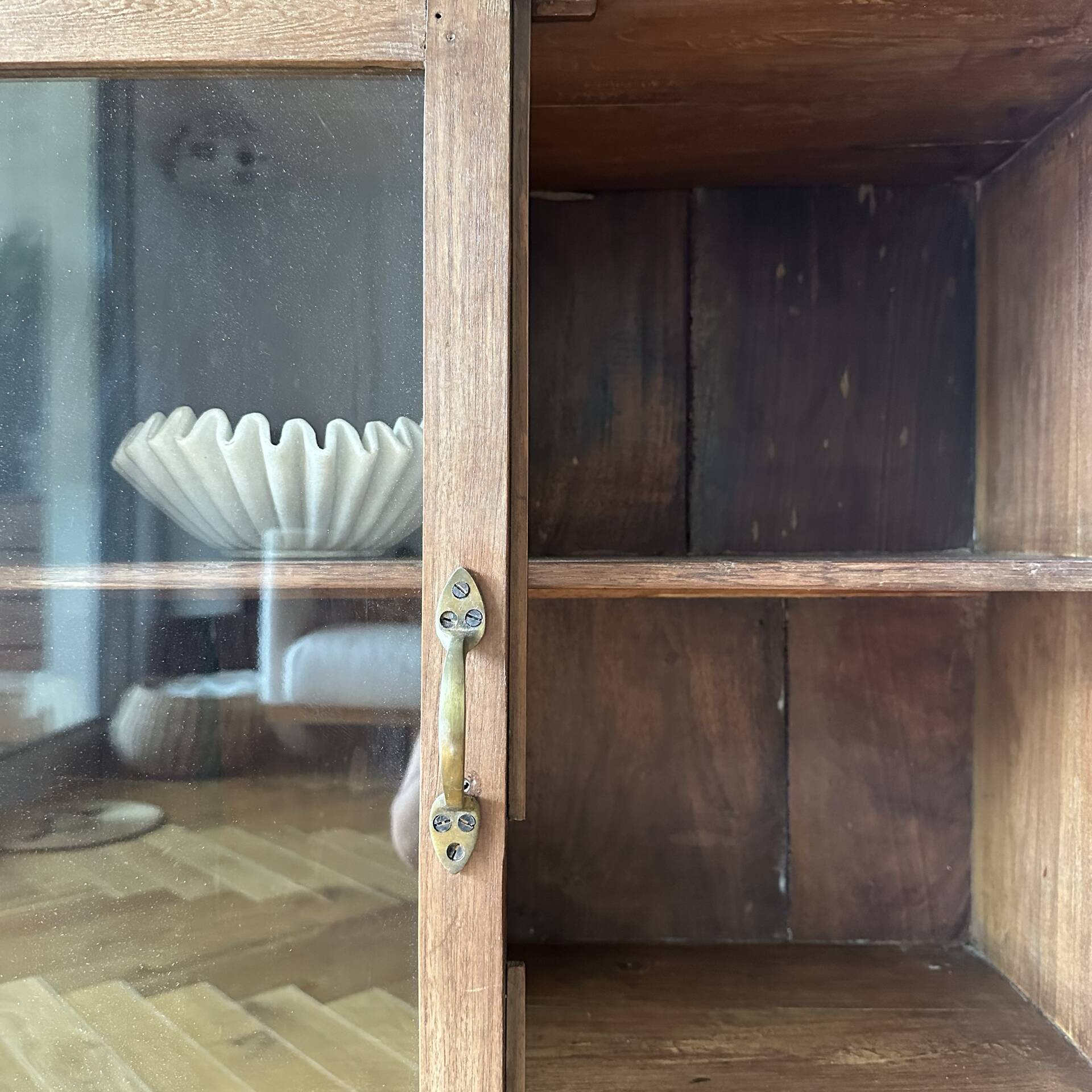 Petite vitrine ancienne