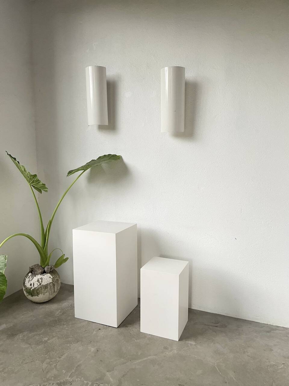 Pair of Parscot wall lights in white lacquered metal from the 80s