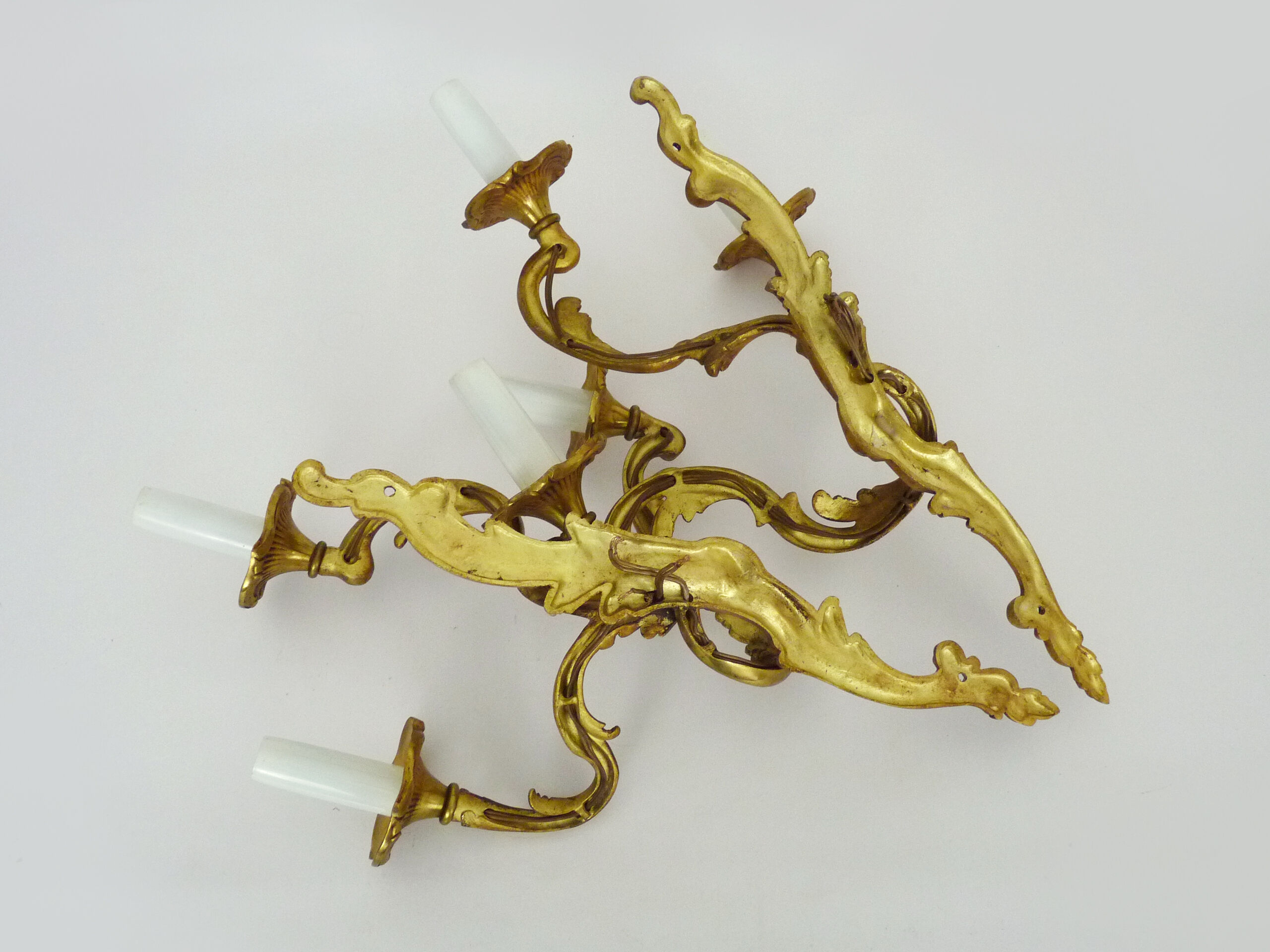 Pair of bronze sconces acanthus leaves with 3 fires Louis XV style