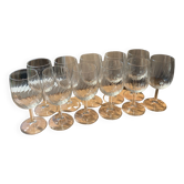 11 stemmed glasses wine / water