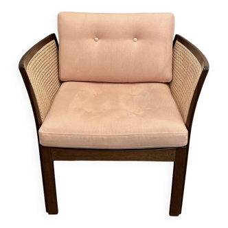 Scandinavian designer armchair Illum Wikkelso