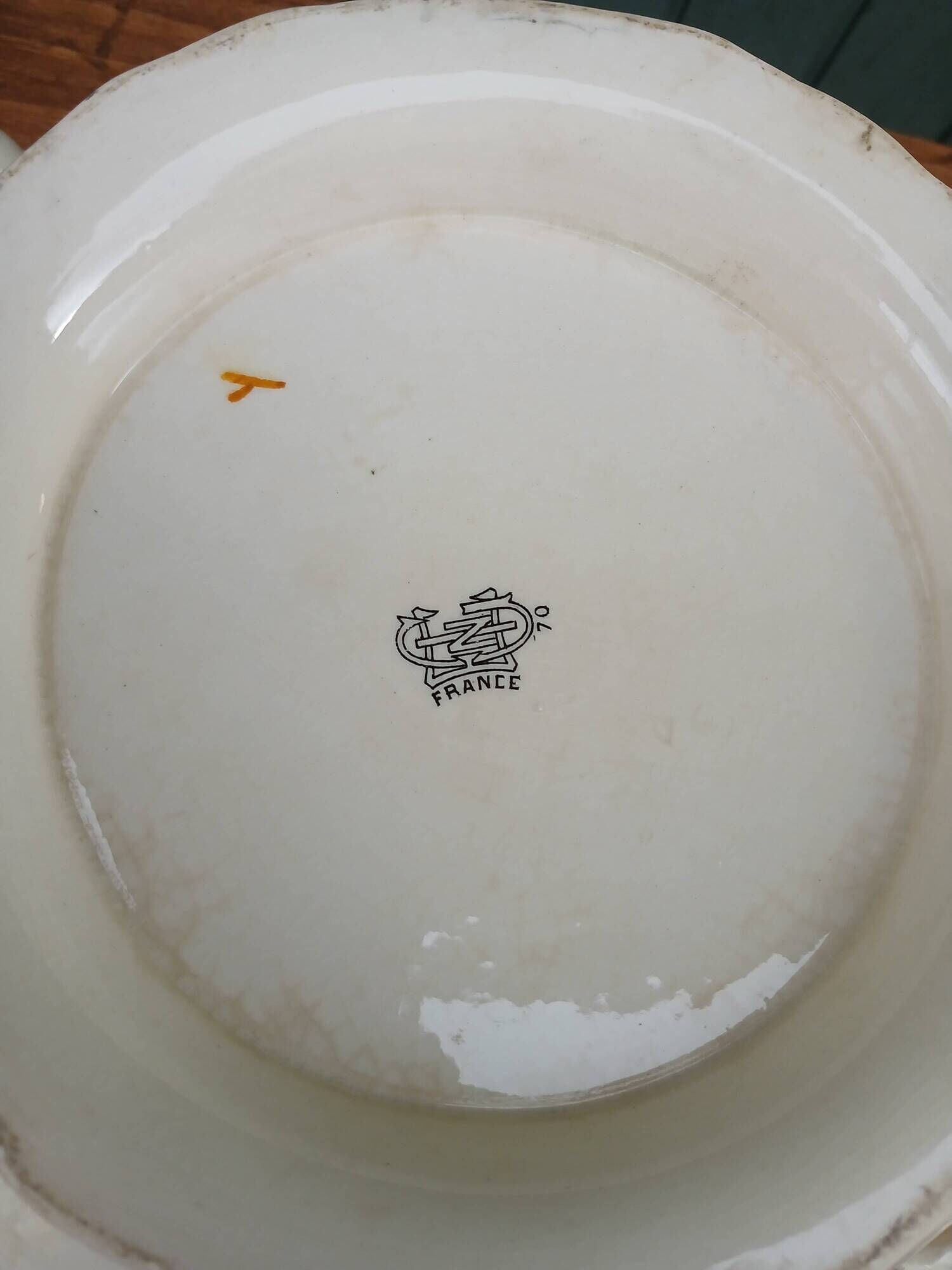 Grande soupière ancienne Gien 