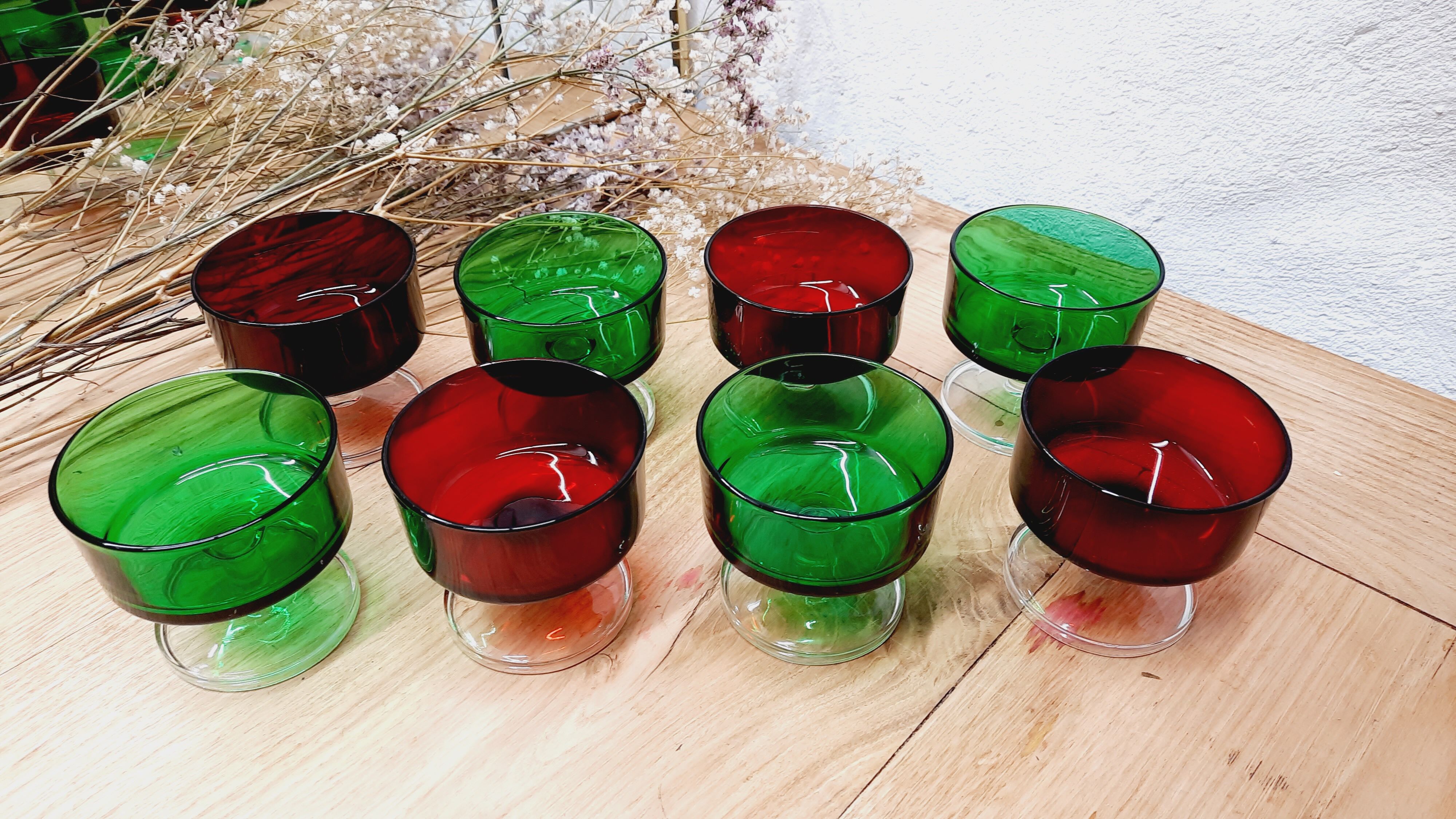 Set 8 glasses of champagne 70s