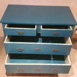 Dresser in restyled solid
