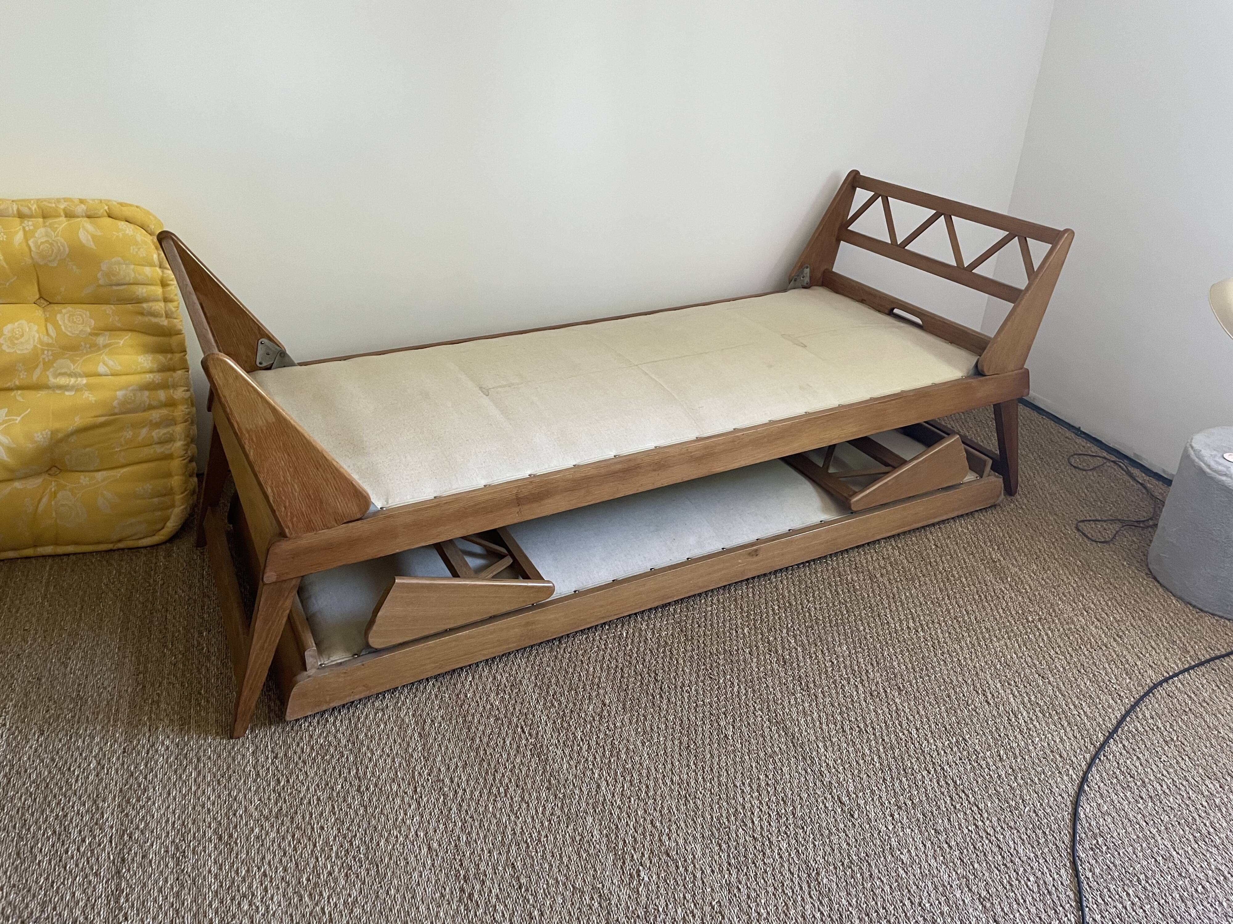 Twin beds daybed vintage