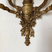 Étagère baroque en bois et bronze à décor de ruban