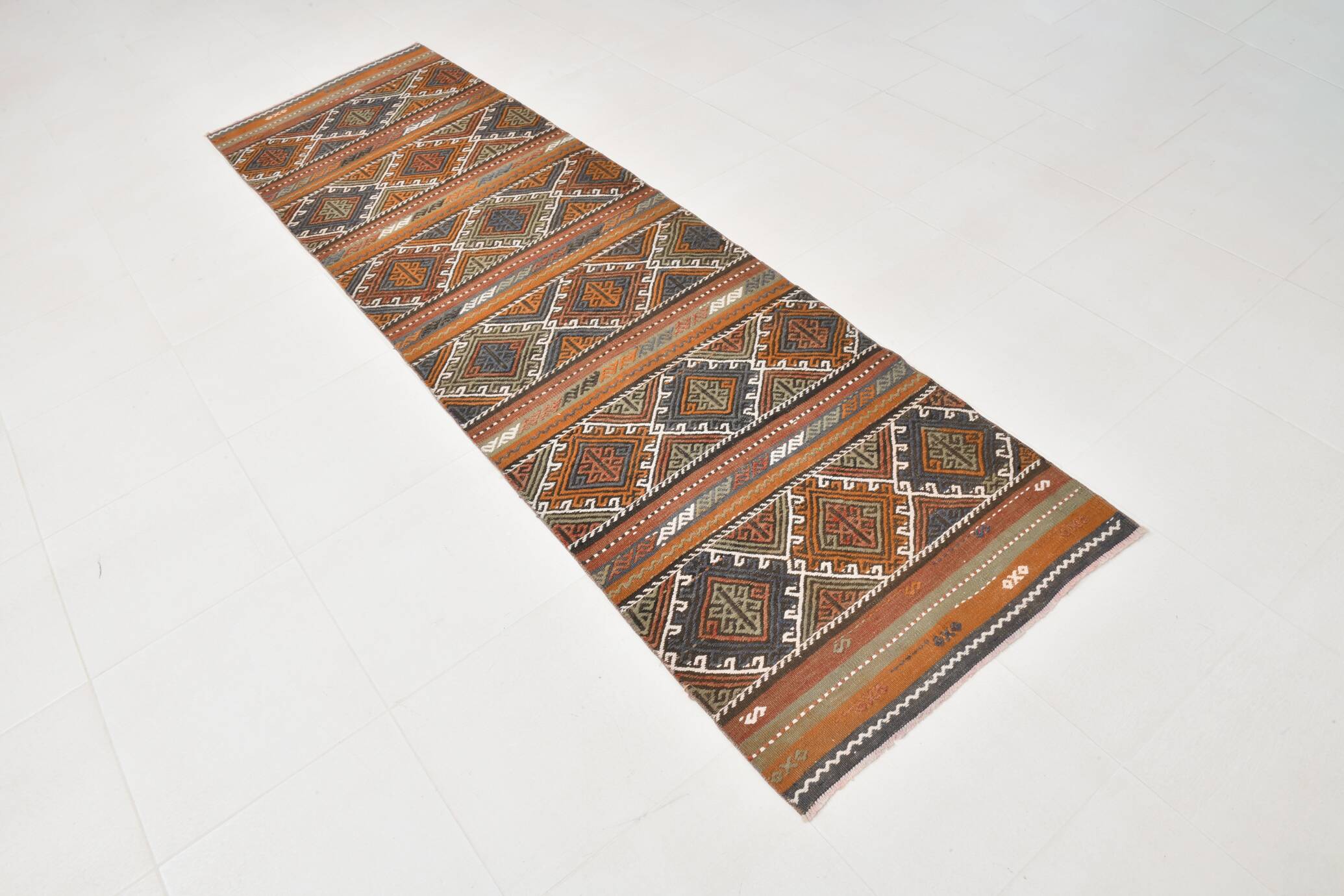 3x9 Red Green Persian Kilim Runner Rug, 81x279Cm